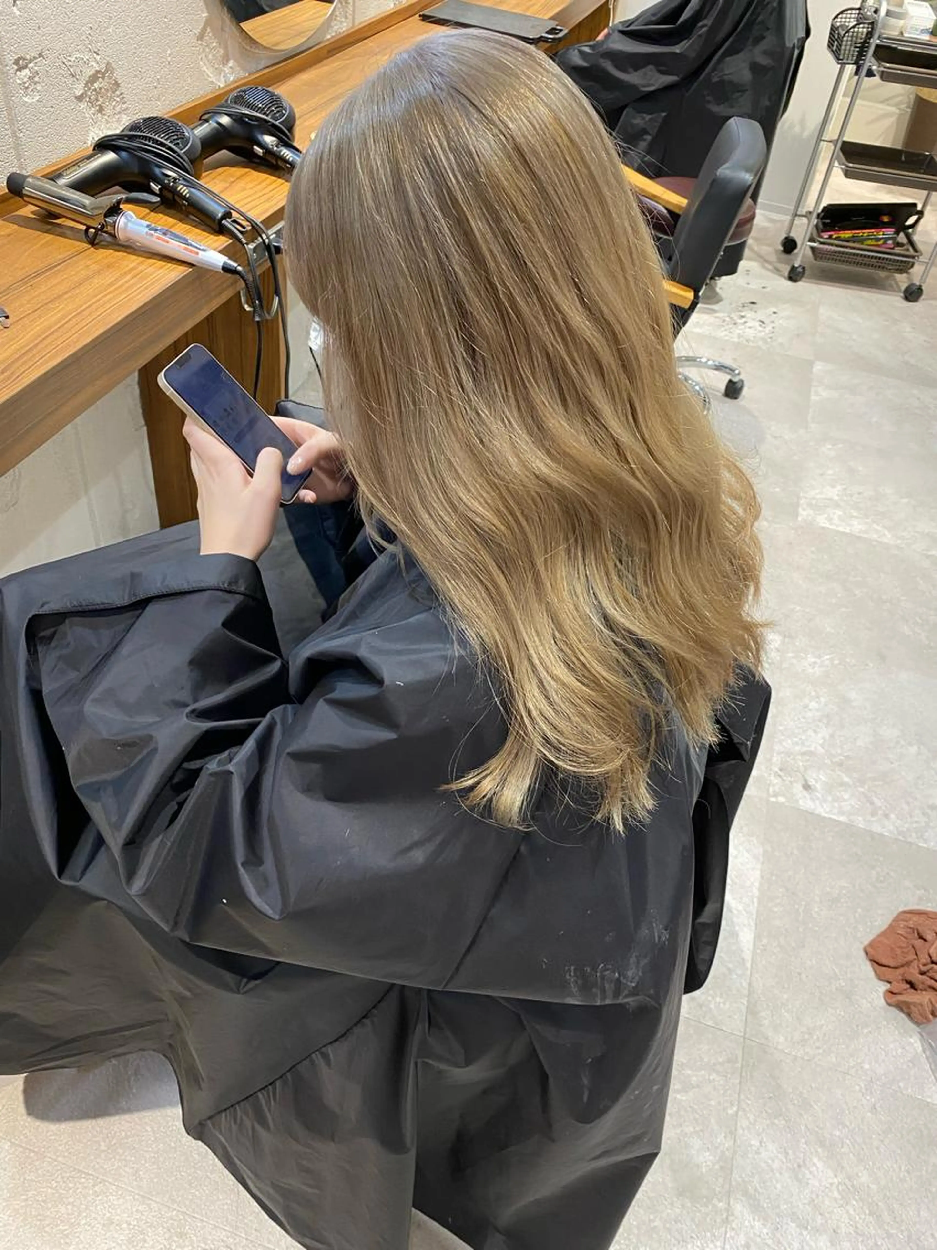 12月限定クーポン「👩‍🎓学割U24👩‍🎓」ダブルカラー＆ケアトリートメント『ブリーチ＆カラー』の写真