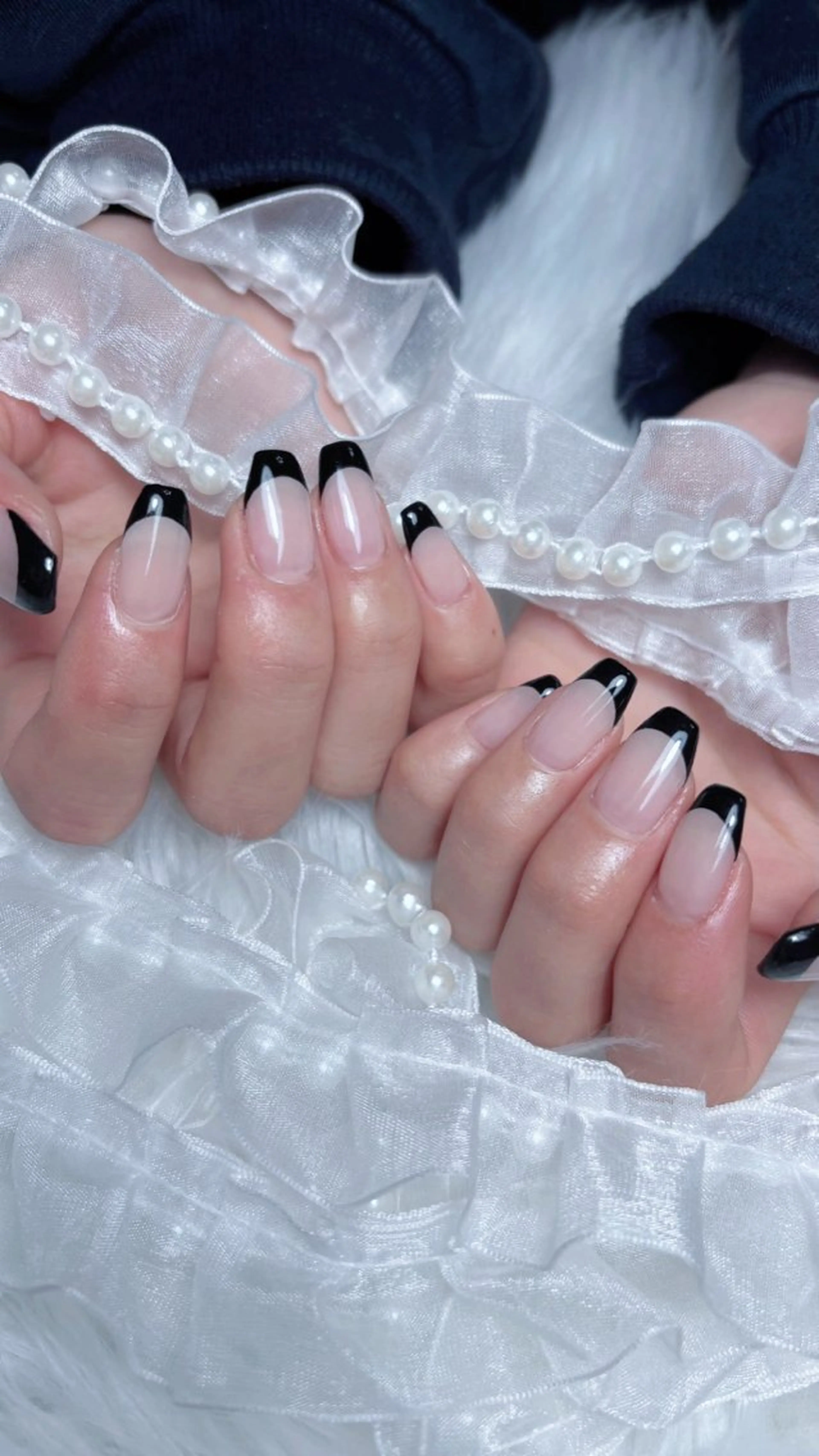 ネイル フレンチネイル ハンドネイル 𝑬𝑹𝑰𝑲𝑨 𓂃🎀𓈒𓏸のネイルデザイン