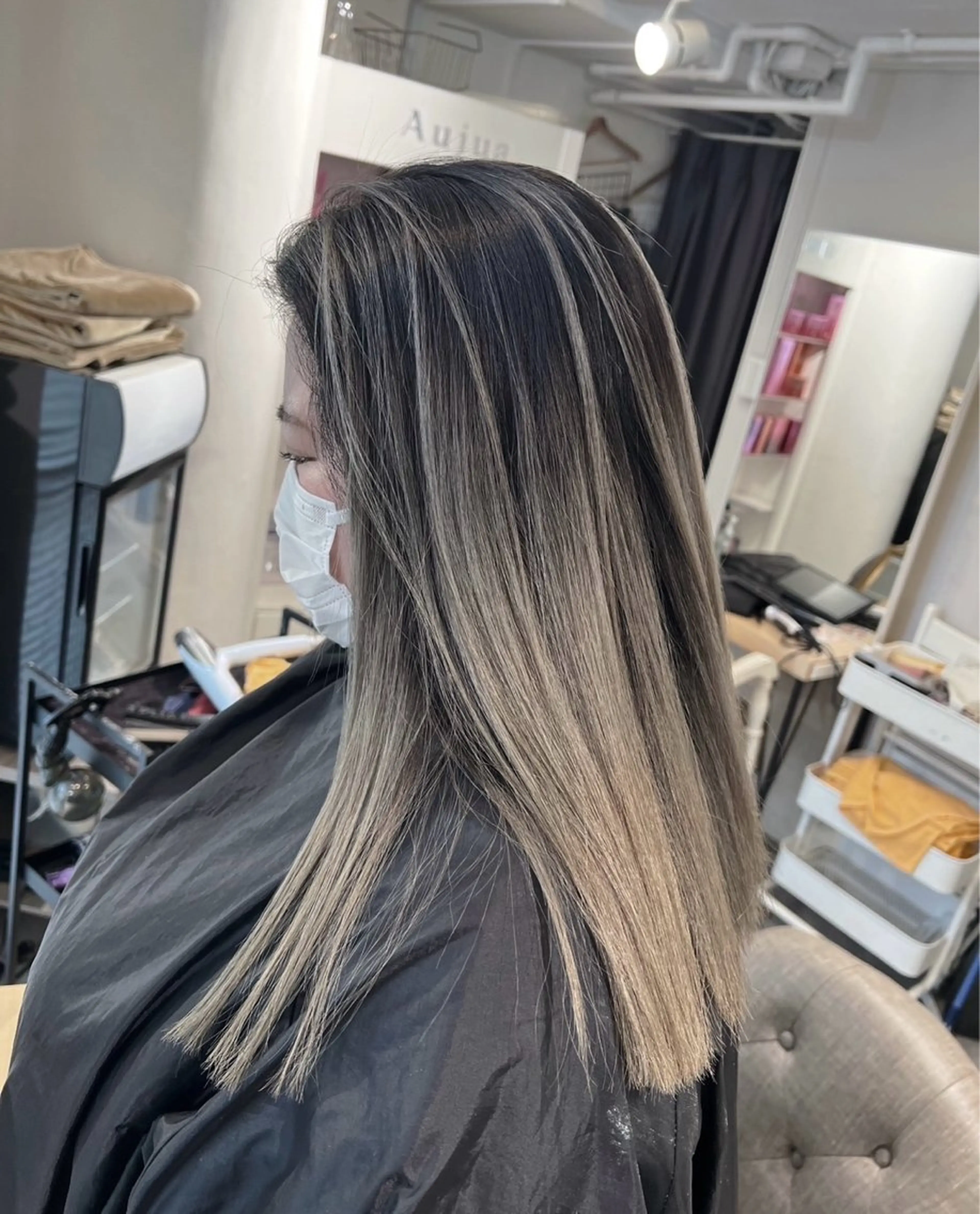 ミディアム カラー バレイヤージュ グレージュ レイヤーカット ヘアカラー ROBIN所属・指名数No.1 /NAOYAのヘアスタイル