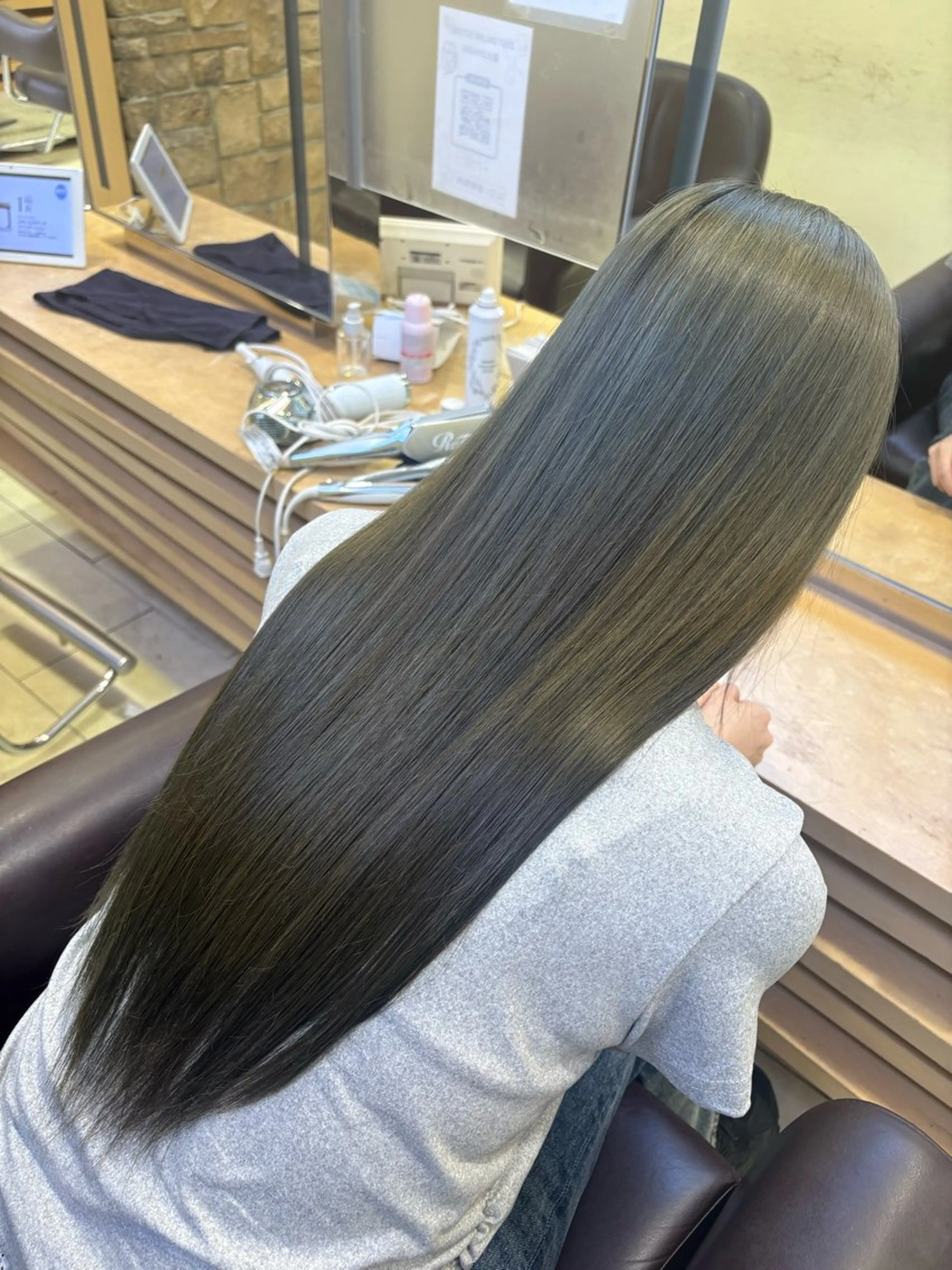 ロング ヘアカラー フェザーパーマ🪶 シャドウ/ジュンエイのヘアスタイル