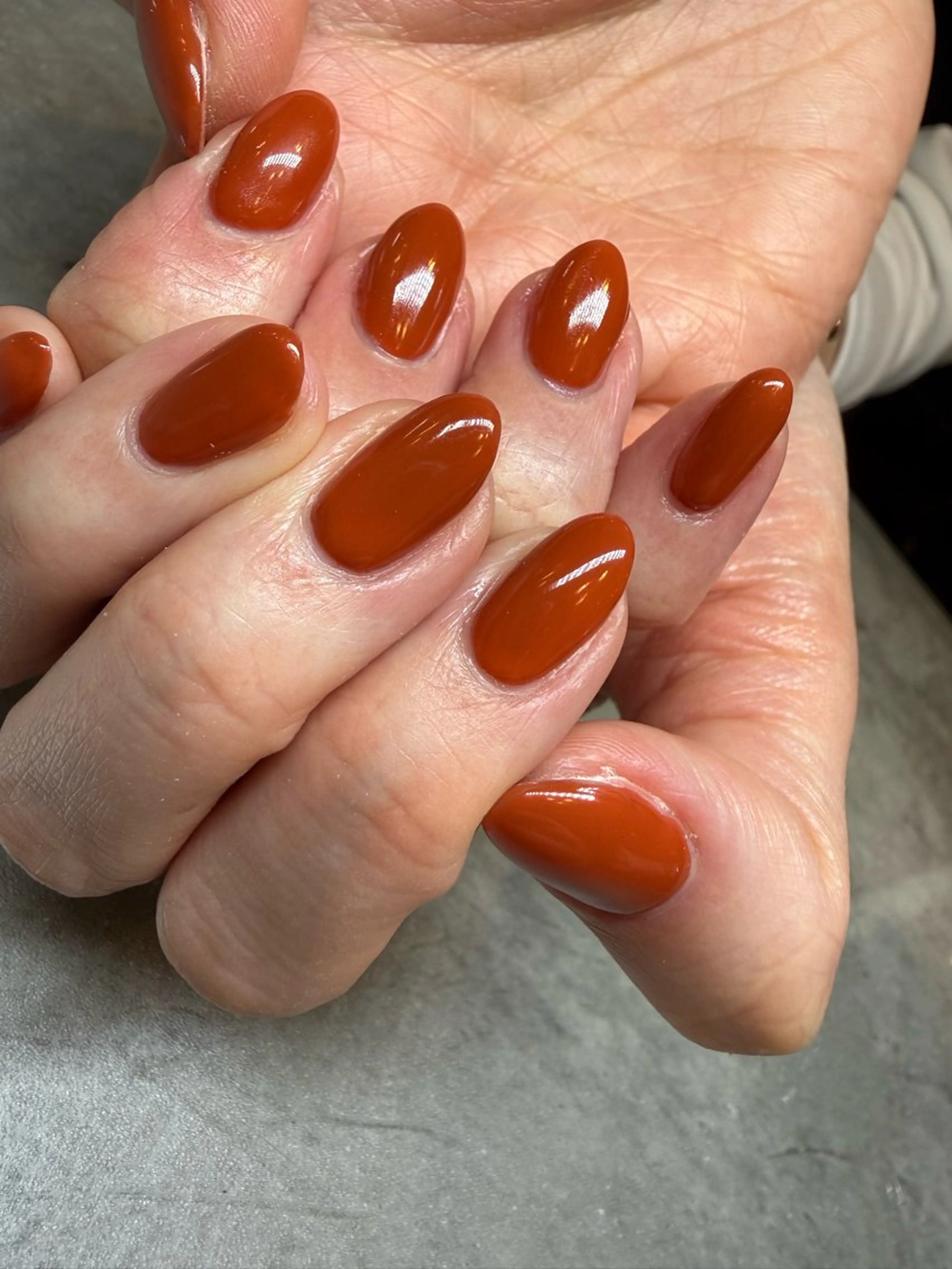 カラー Apsaras putihのネイルデザイン