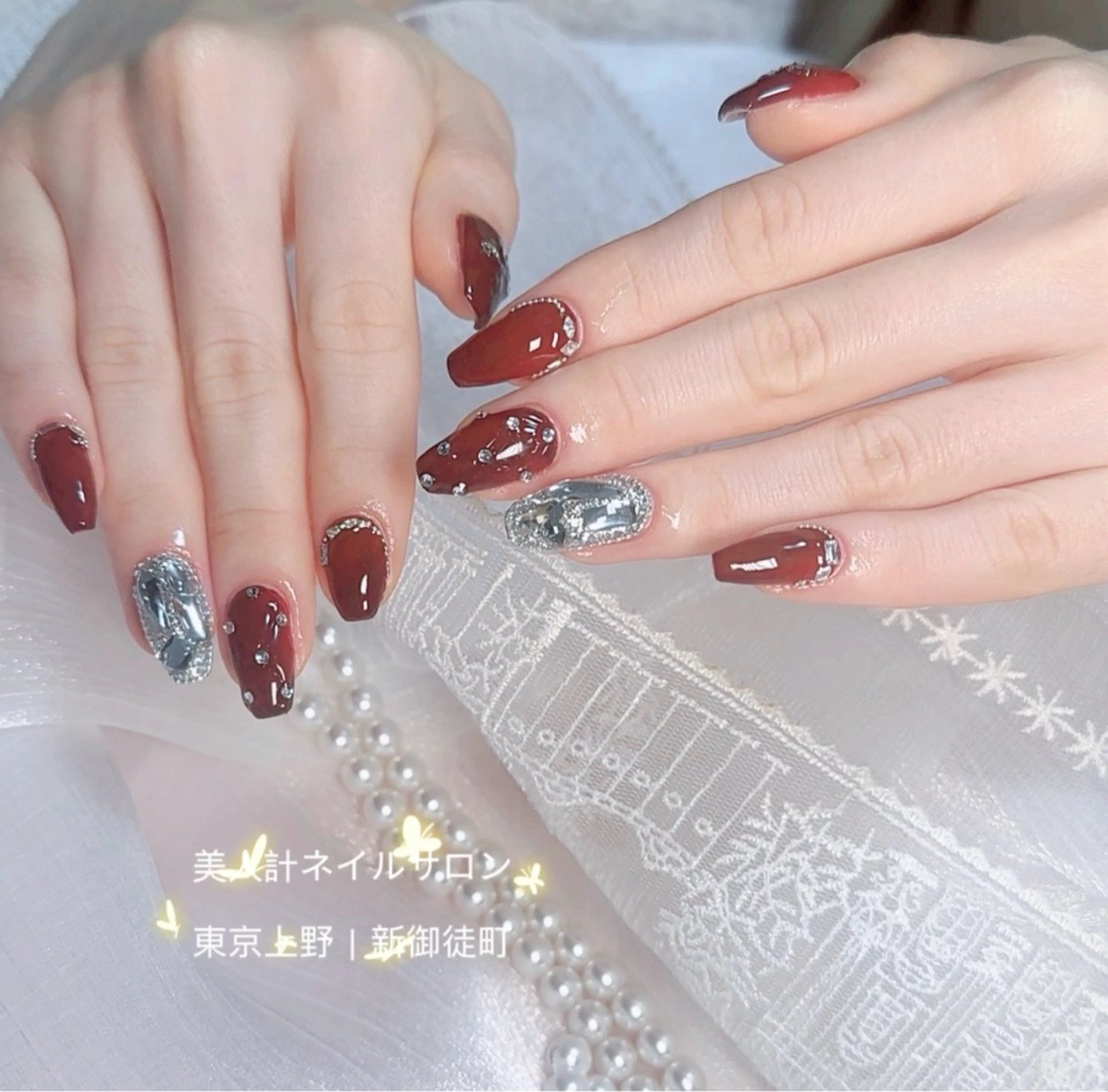 ネイル ストーンネイル ハンドネイル 美人計ネイルサロン所属・中山 美月のネイルデザイン