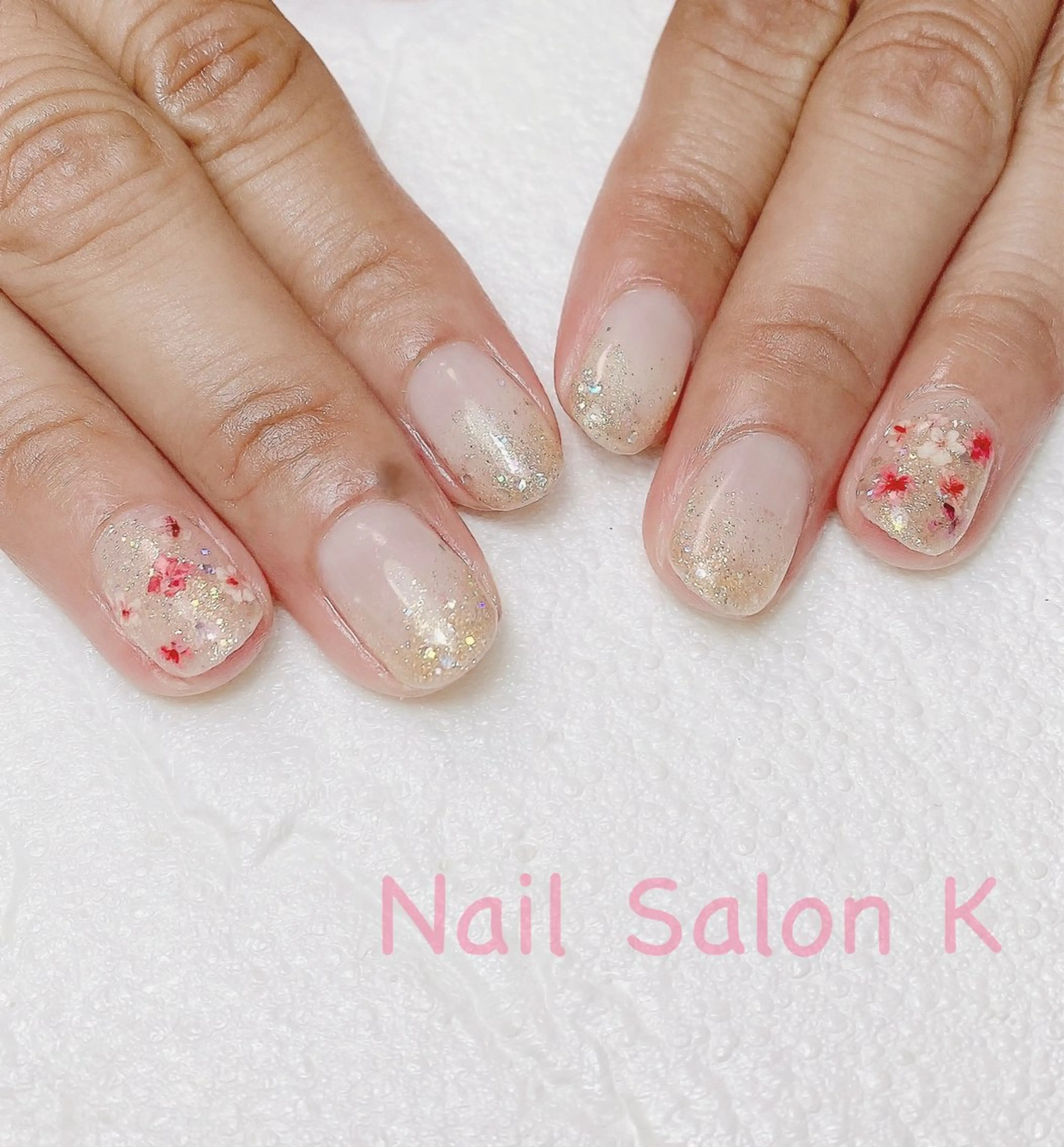 ネイル フラワーネイル グラデーション ラメ(グリッター) ラメグラデーション ハンドネイル Nail Salon K 🧸美爪育成のネイルデザイン