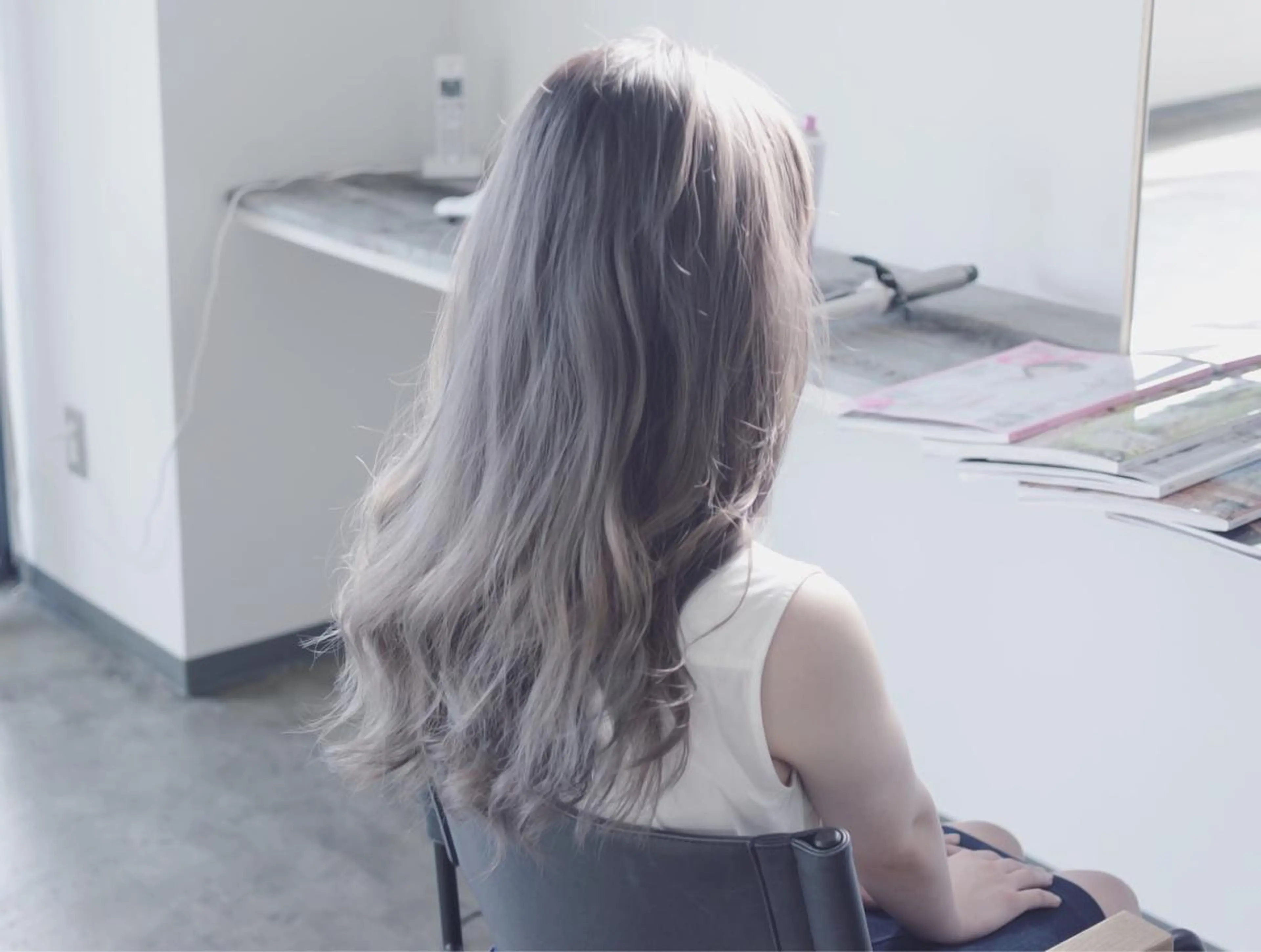 ミディアム セミロング ロング カラー クセ毛お悩みの方 四宮桂佑のヘアスタイル