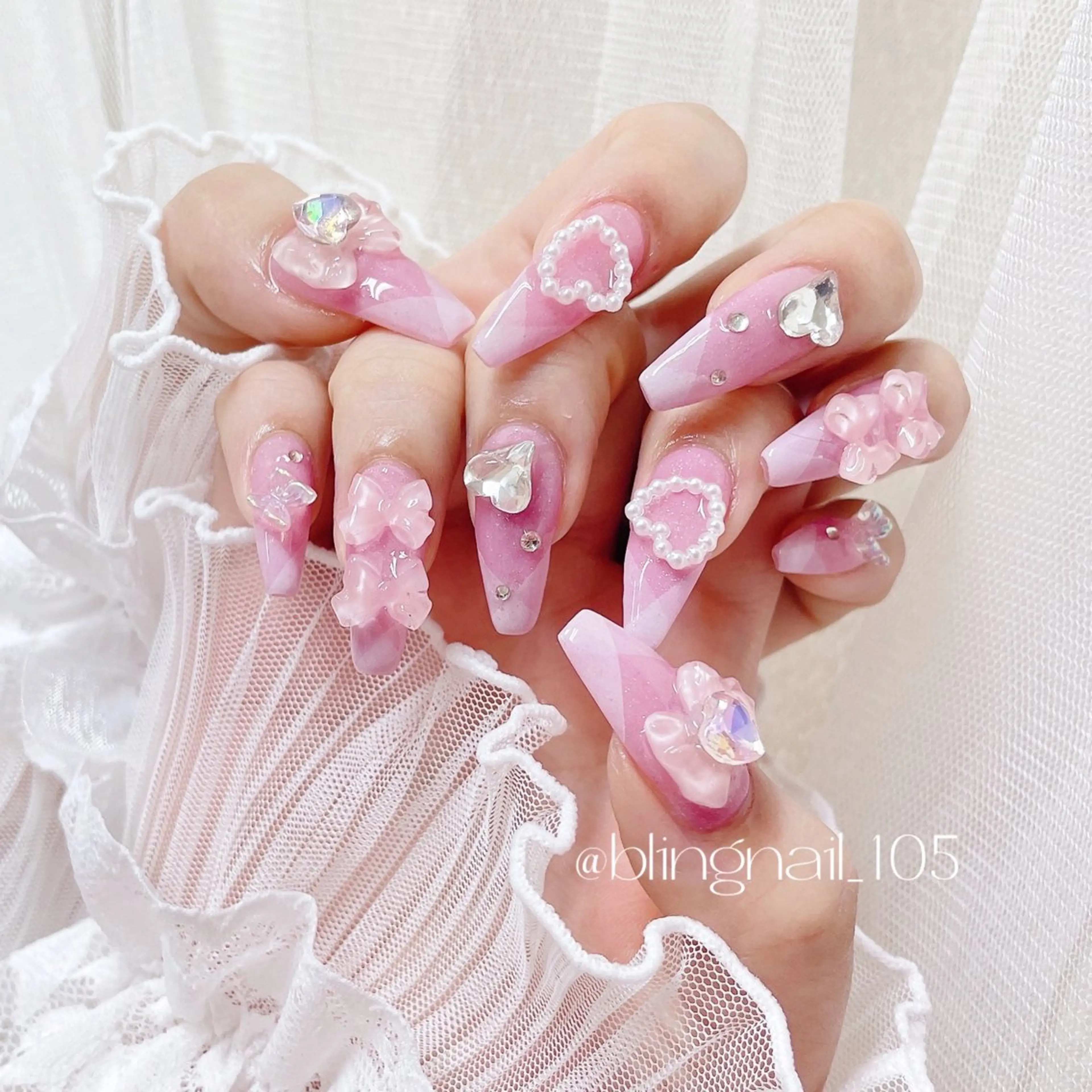 ネイル 23時まで❤︎韓国、 ワンホンネイルのネイルデザイン