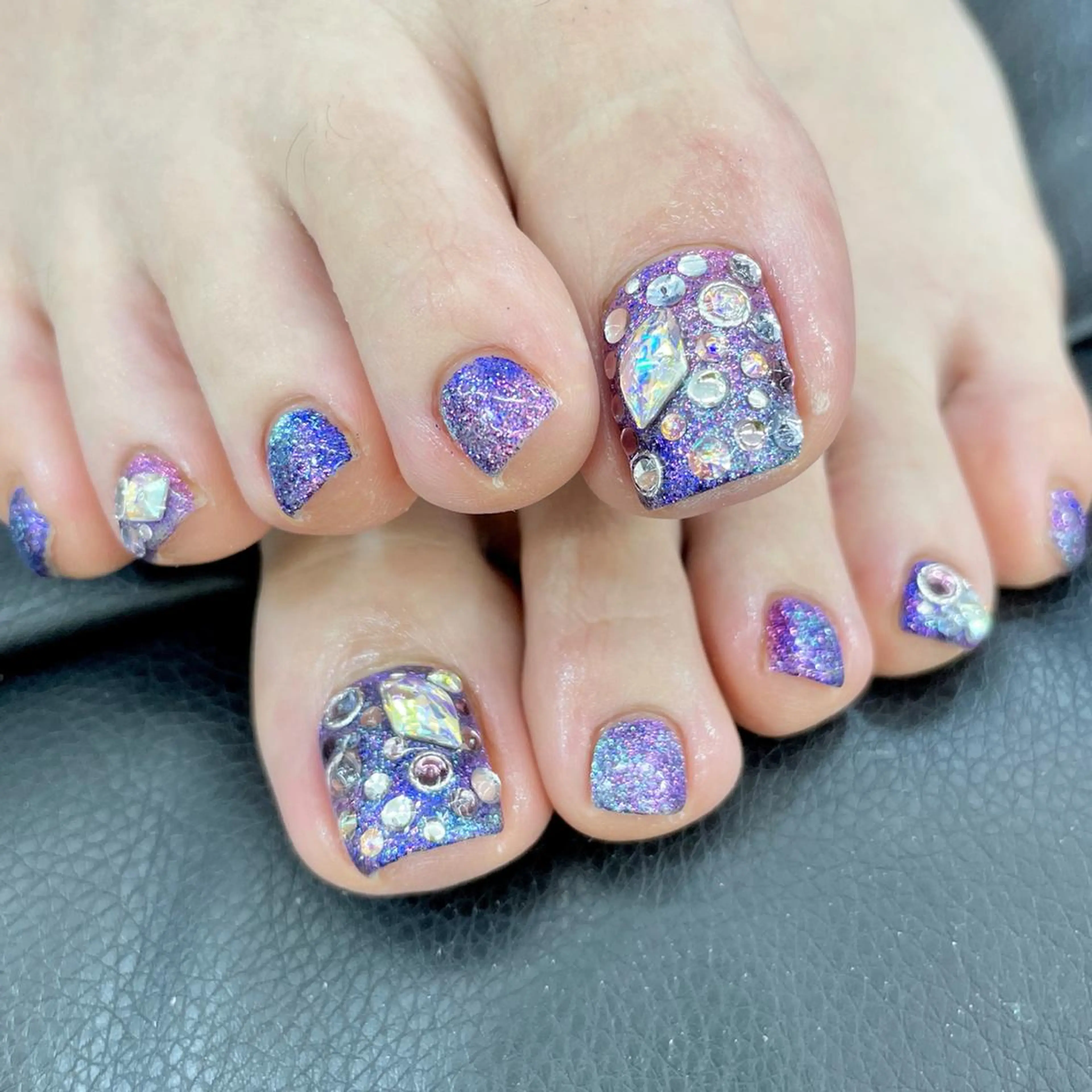 ネイル フットネイル キラキラネイル ラメ(グリッター) 持ち込み Nail Blue512所属・Nailist MINORIのネイルデザイン