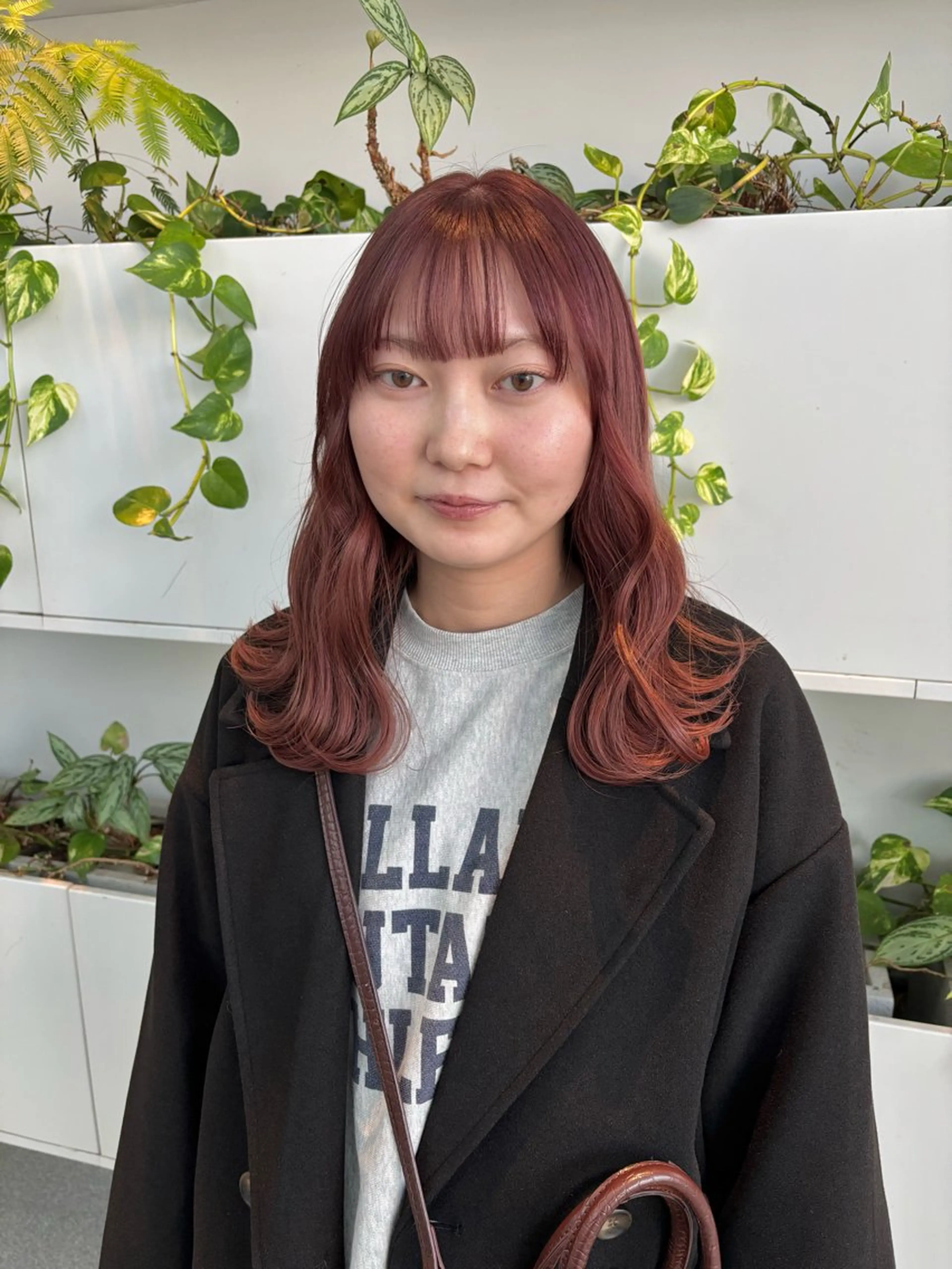 セミロング カラー ベージュカラー ピンクカラー ピンクベージュ カット ヘアカラー トリートメント くさかみさき🌼暖色 /耳つぼ/オタク🌼のヘアスタイル