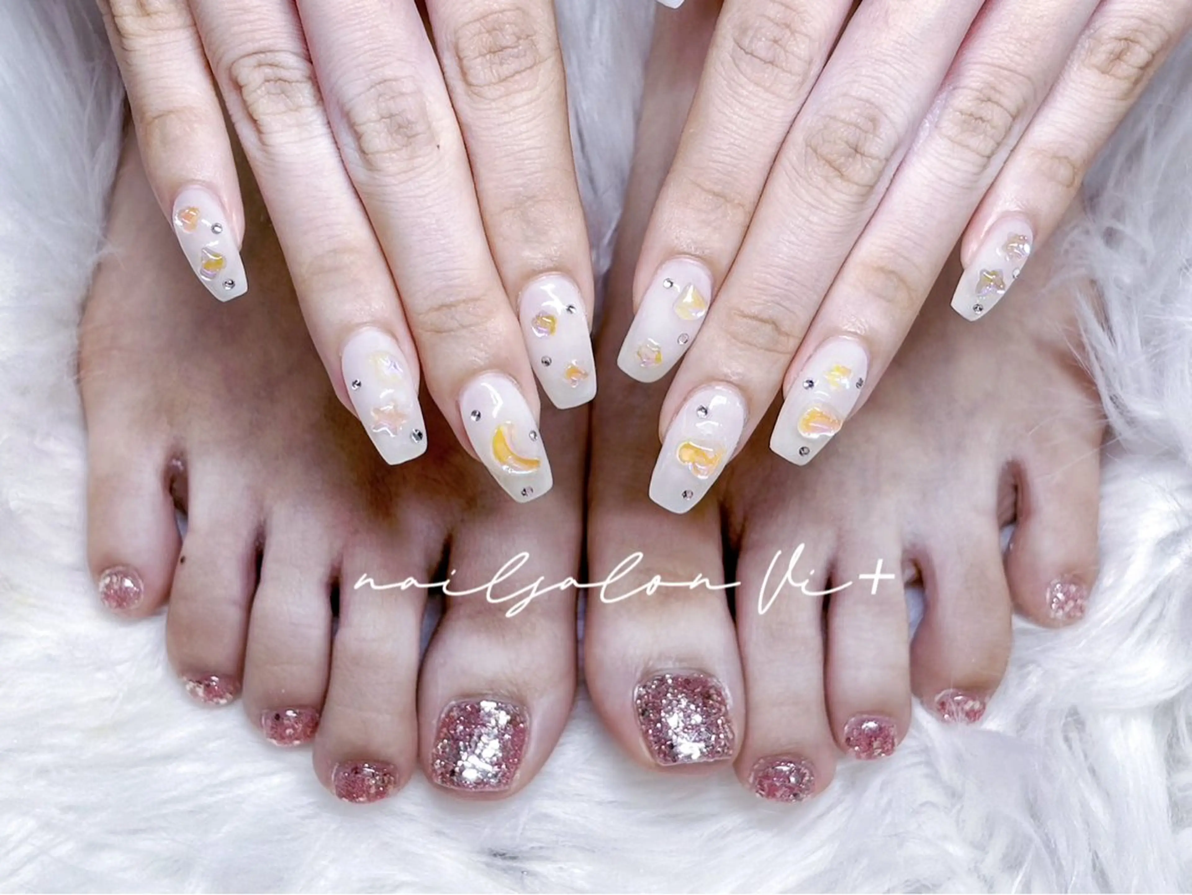 ネイル ハンドネイル フットネイル ✨Nailsalon Vi+✨のネイルデザイン