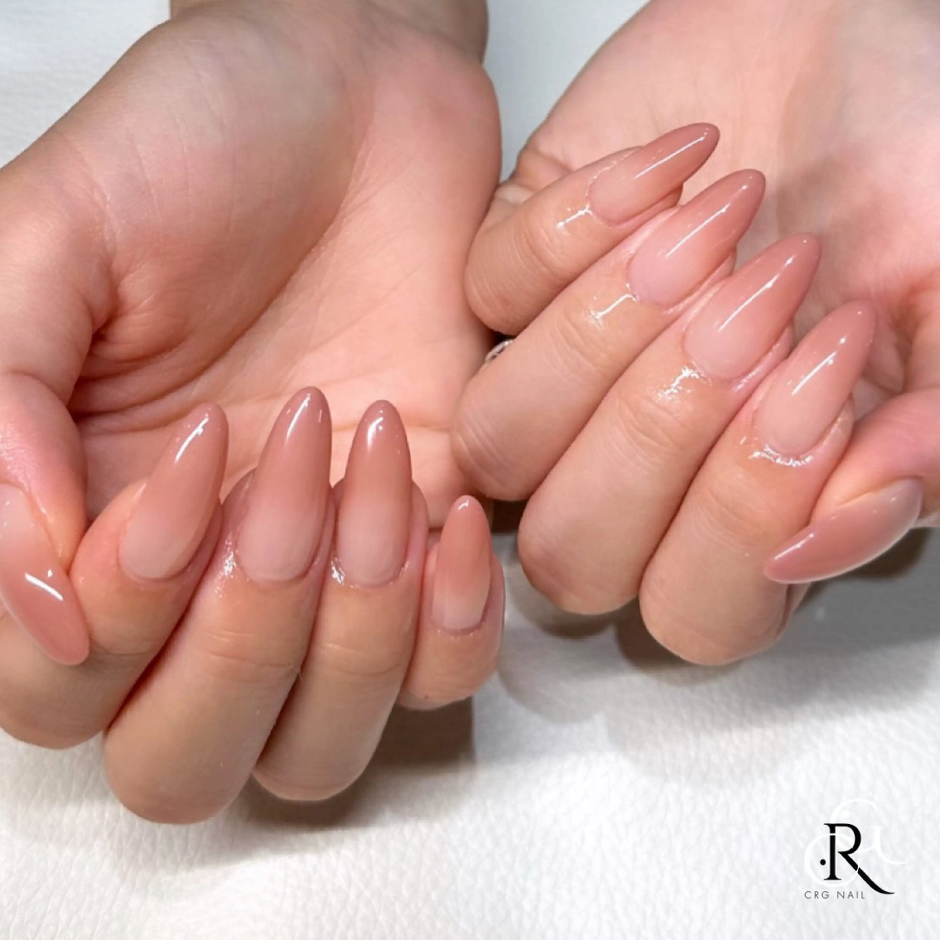 ネイル ブラウン グラデーション ピンク ハンドネイル 美フォルム✨ CRG　RURIのネイルデザイン