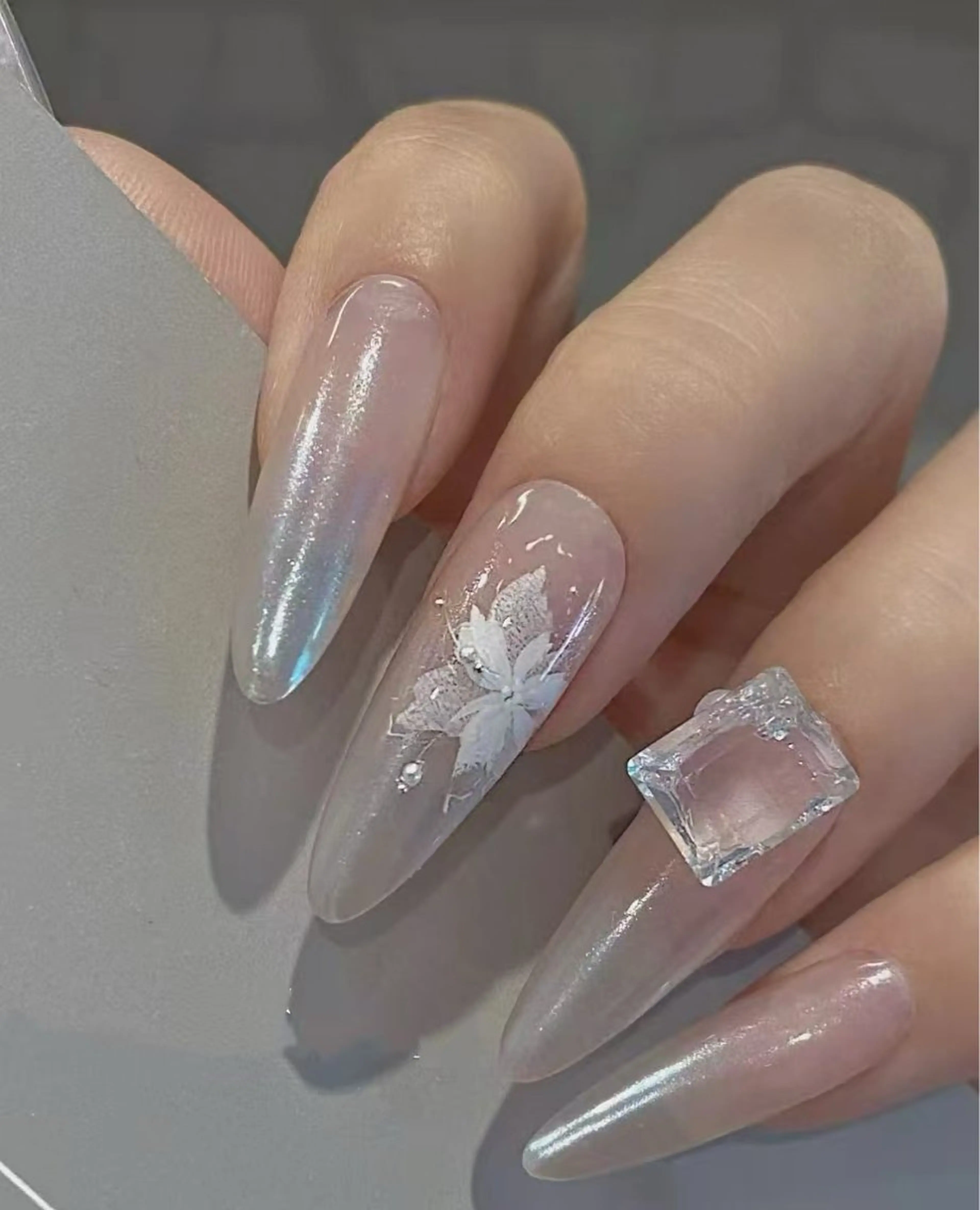 ネイル オーロラネイル フラワーネイル フットネイル フレンチネイル ジェルネイル ハンドネイル BabyYouMi nailのネイルデザイン