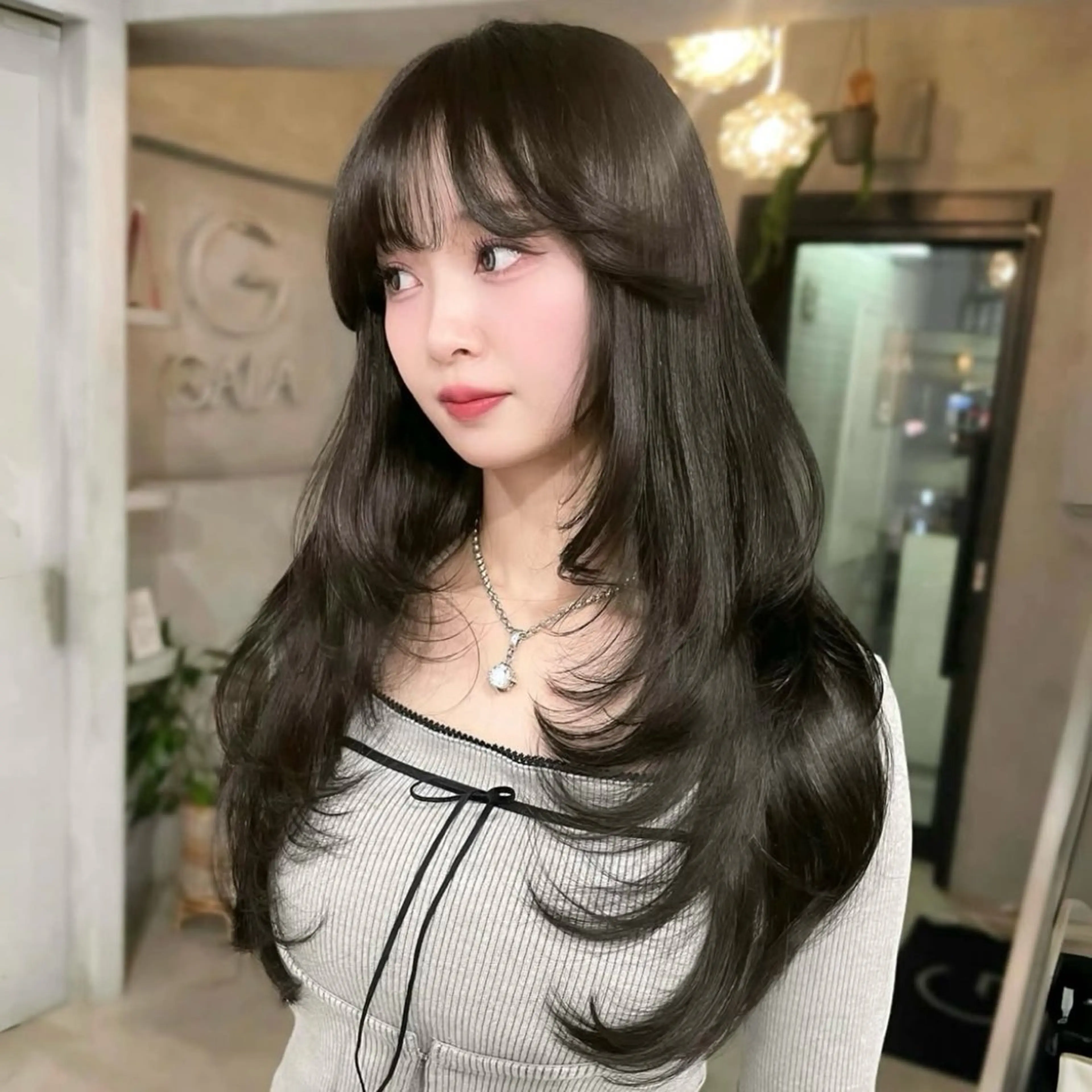 ロング カラー ブリーチ ブリーチなしカラー レイヤーカット トリートメント モテ韓国ヘア/ レイヤー🤍RIKAのヘアスタイル