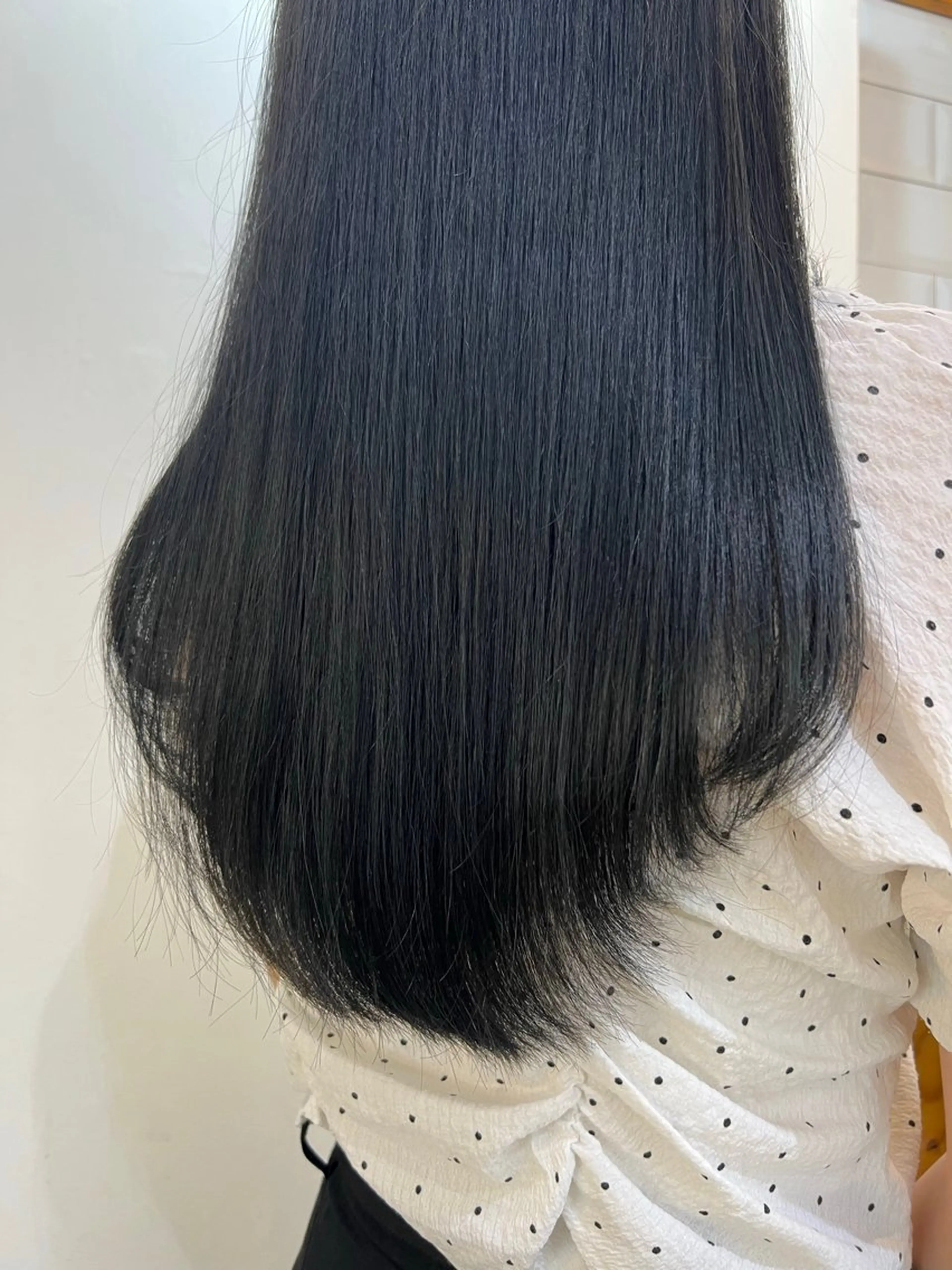 セミロング カラー デザインカラー イヤリングカラー ハイライトカラー ボブ 顔周りカット カット ヘアカラー 縮毛矯正 KANA/ボブ/ インナーカラー/艶髪のヘアスタイル