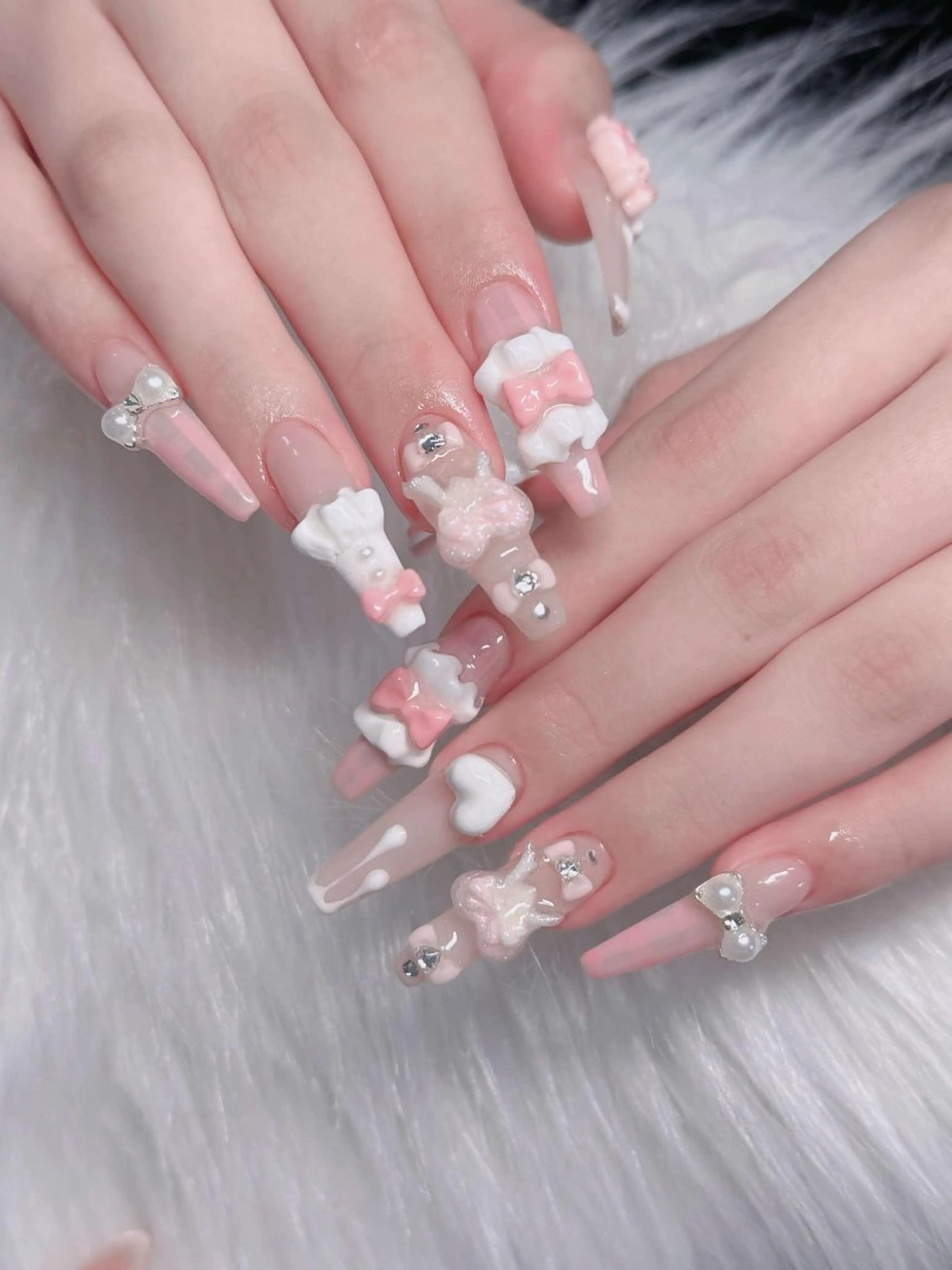 ネイル フレンチネイル ジェルネイル ガラスフレンチ ハロウィン ハート ハンドネイル H.baby Nail Salonのネイルデザイン