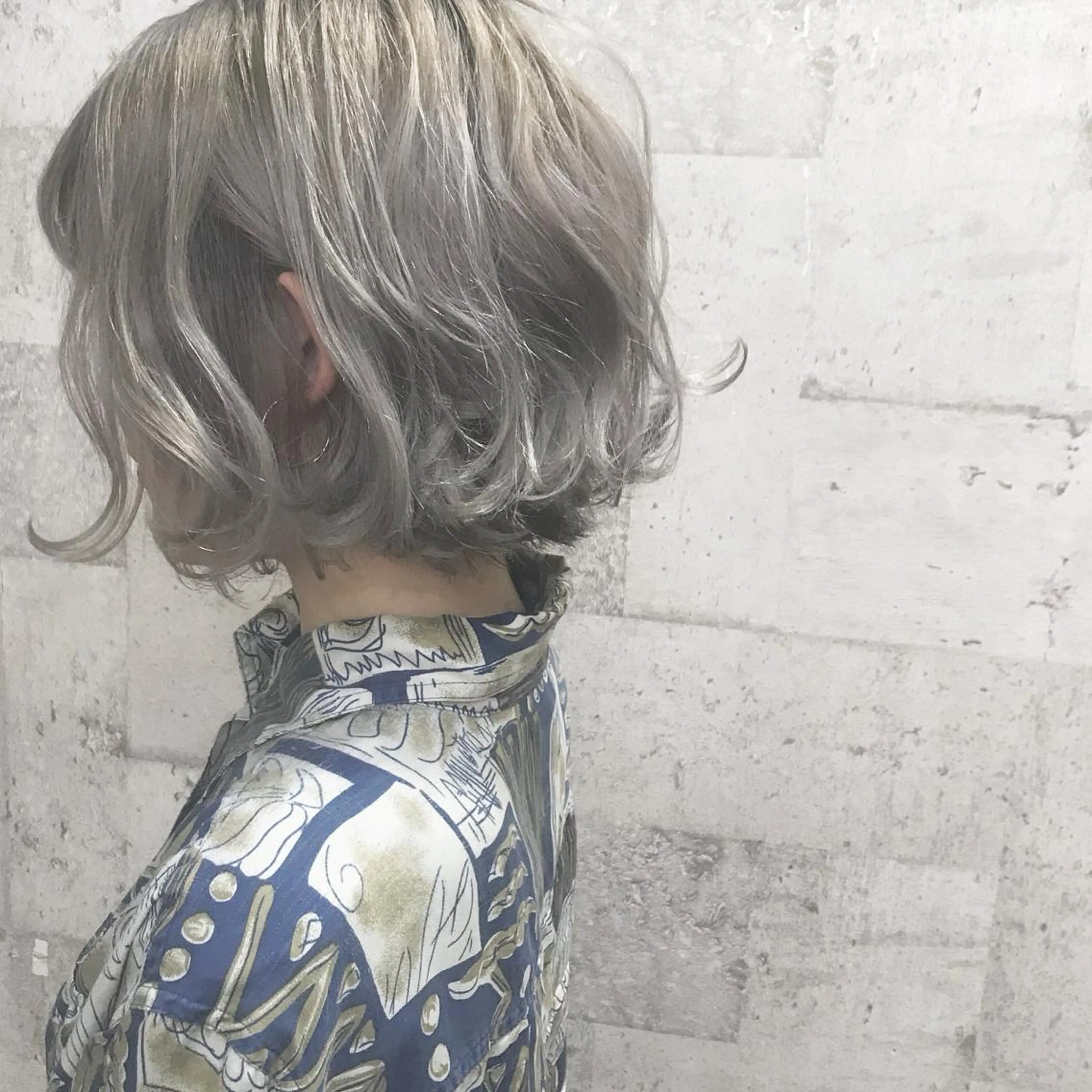 ショート カラー ベージュカラー ブリーチ ホワイトベージュ インナーカラー/天神 ブリーチ/吉田のヘアスタイル