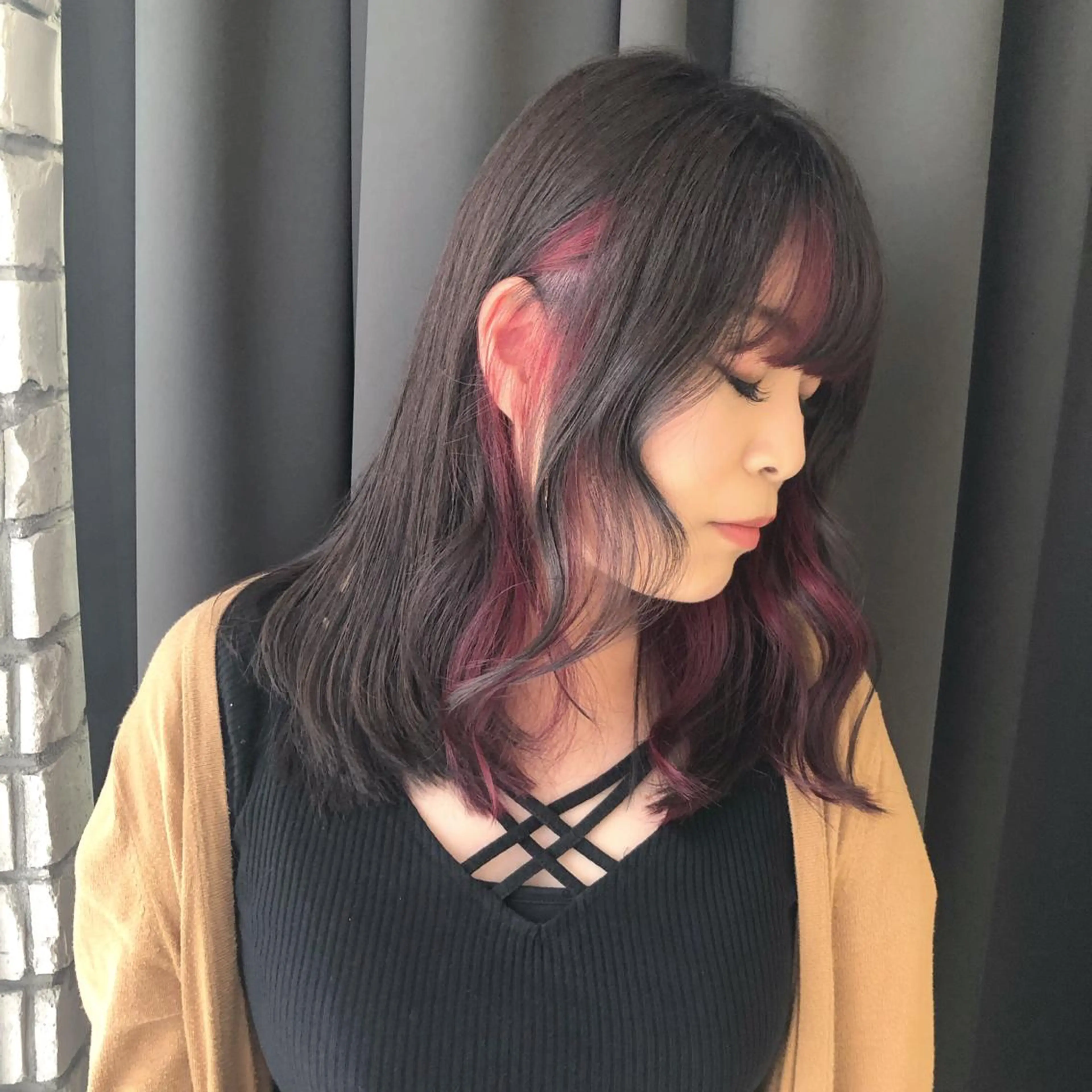 セミロング カラー インナーカラー レッドカラー ORIKA 美容室のヘアスタイル