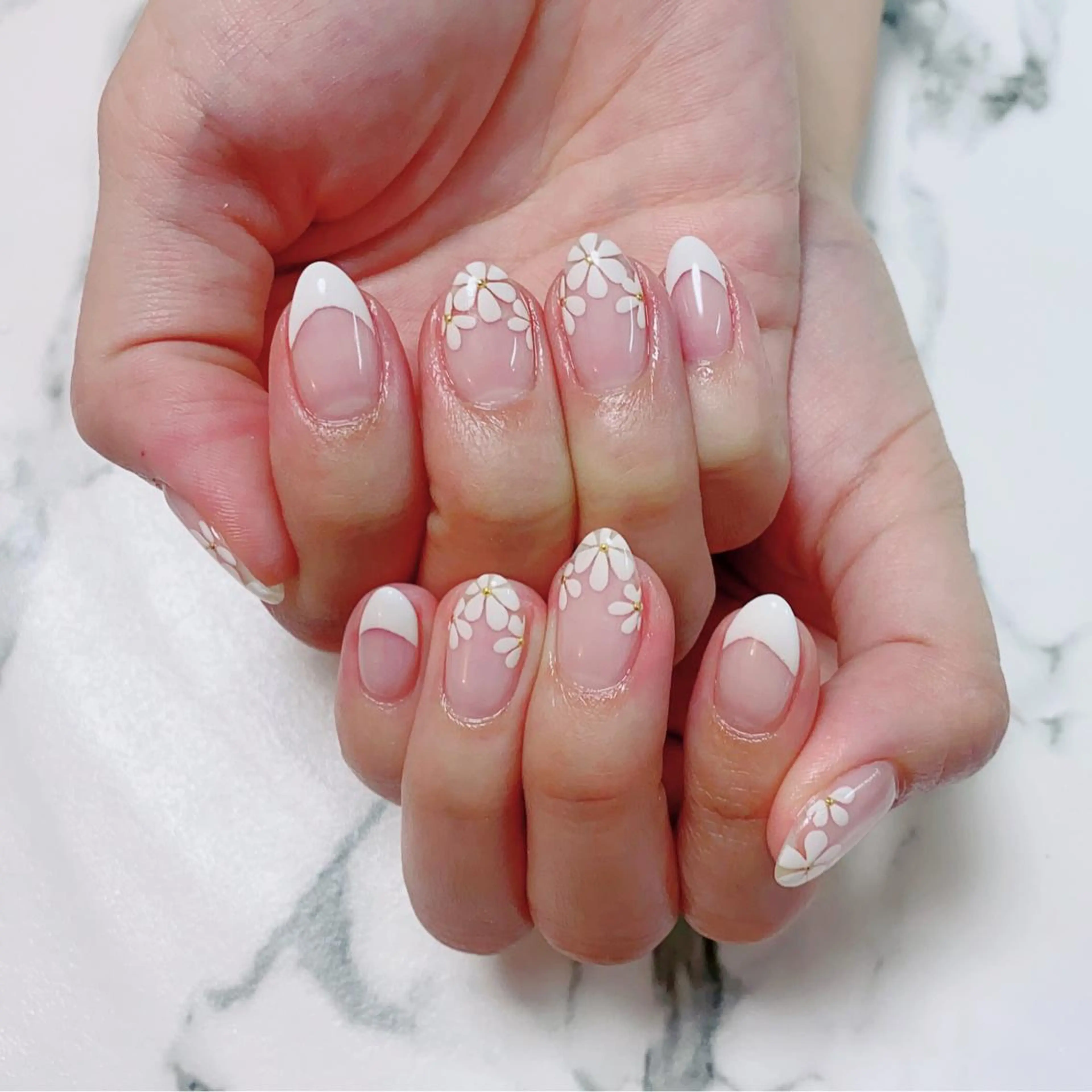 ロング カラー ネイル フレンチネイル Q Free nailsのネイルデザイン