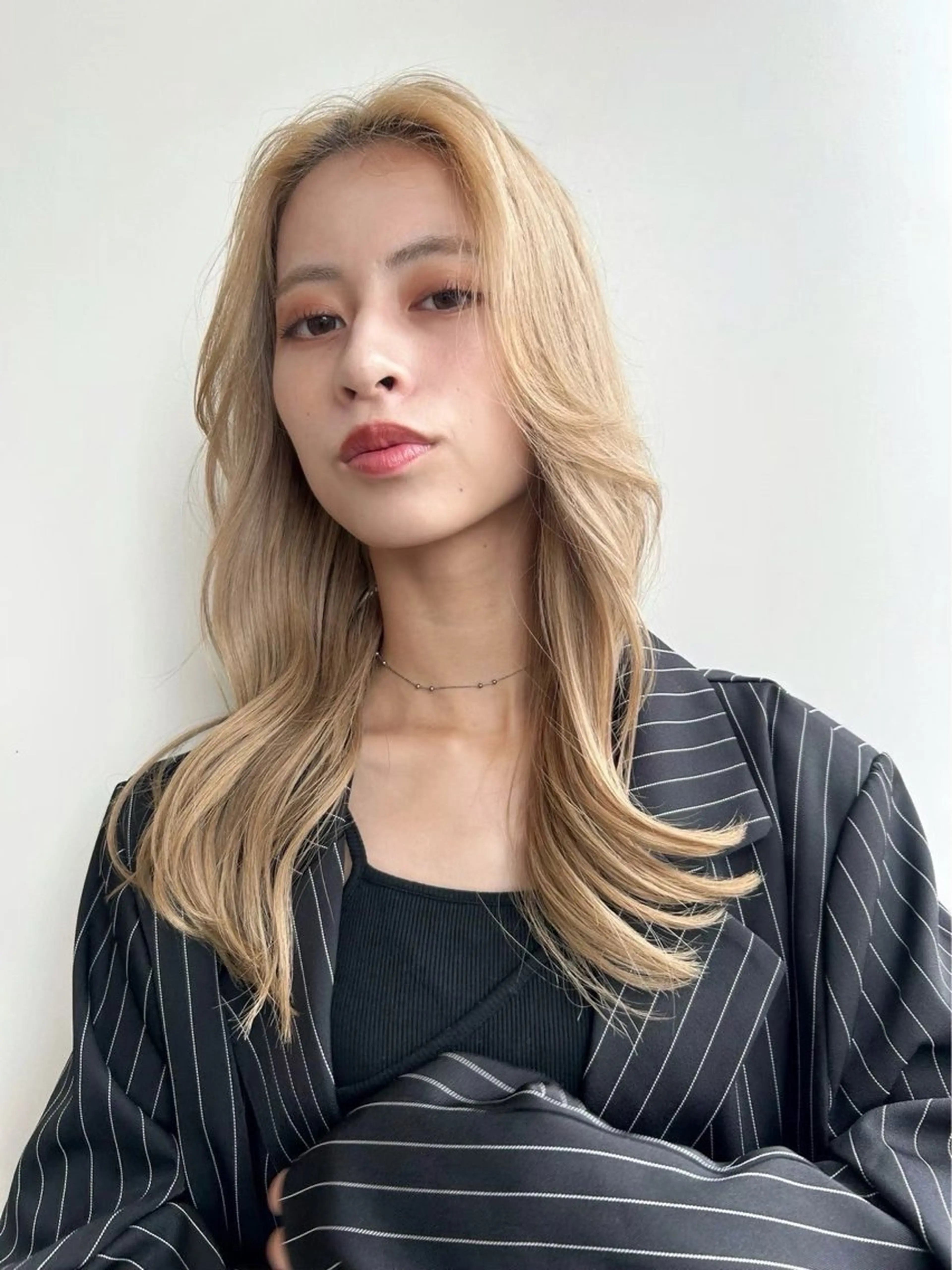 ロング カラー ミストバング ベージュカラー ブリーチ 透明感カラー ダブルカラー 艶カラー/縮毛矯正/ ケア/アレンジ/桜悠のヘアスタイル