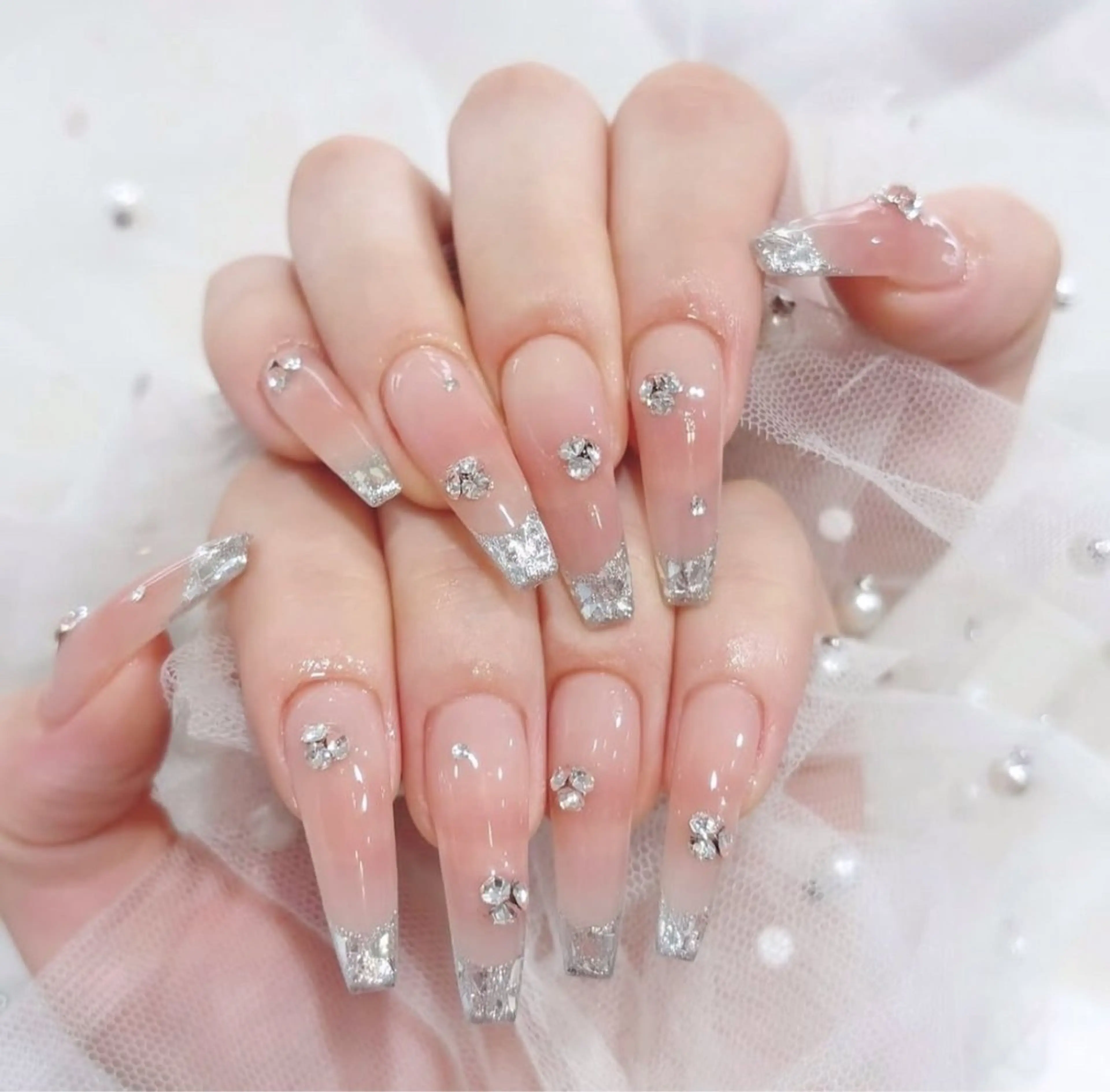 ネイル 長さ出し グラデーション キラキラネイル 韓国ネイル ラメ(グリッター) ハンドネイル ハンドケア Chisa Nail Studio所属・チ サのネイルデザイン