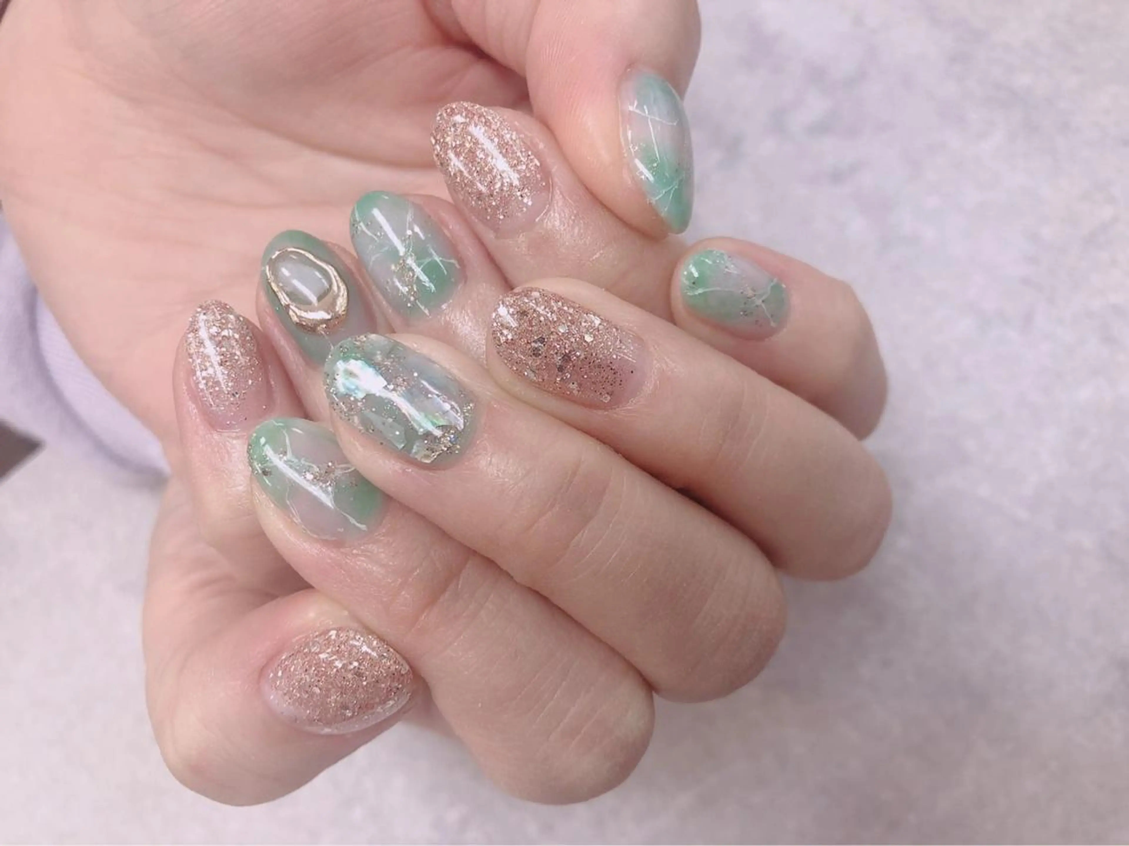 ネイル グリーン ニュアンスネイル ハンドネイル ハンドケア FASTNAIL PLUS 新宿店のネイルデザイン