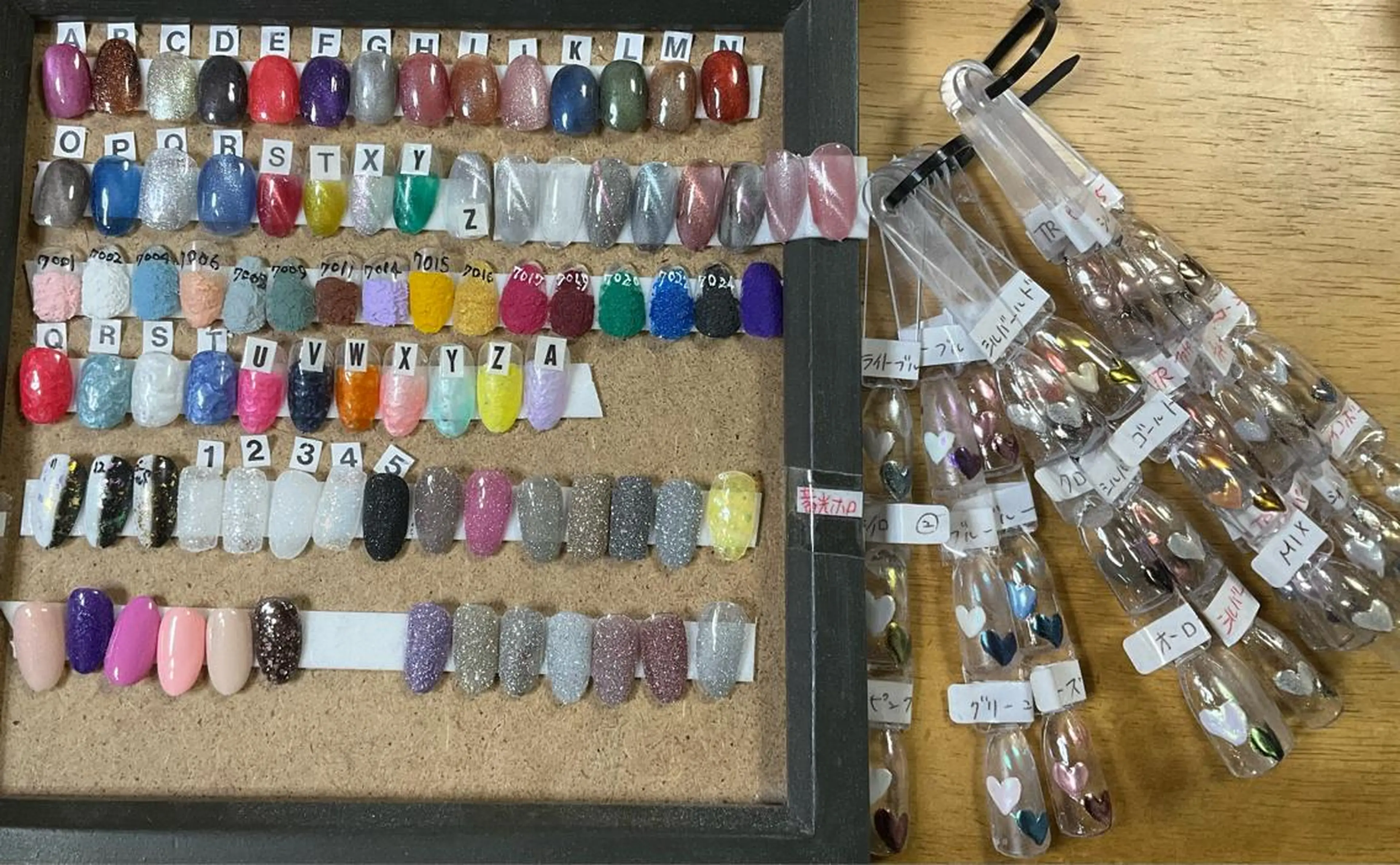 ネイル フラッシュネイル マグネットネイル ミラーネイル フラワー ムーンのネイルデザイン