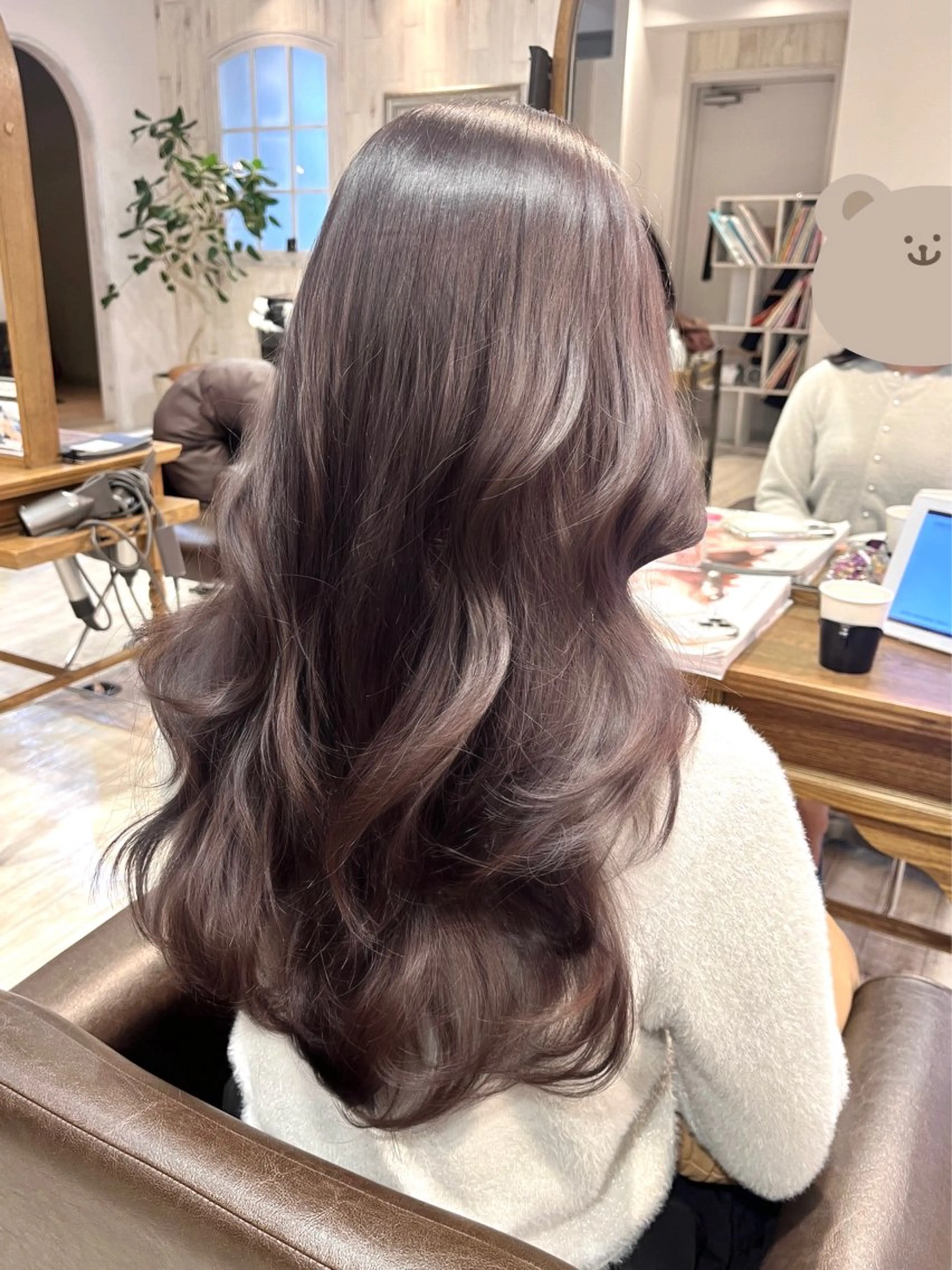 ロング カラー パーマ ヘアアレンジ 透明感カラー グレージュ ラベンダーカラー くびれヘア 韓国風ヘア カット ヘアカラー トリートメント レイヤーカット ✨️進藤ひかりのヘアスタイル