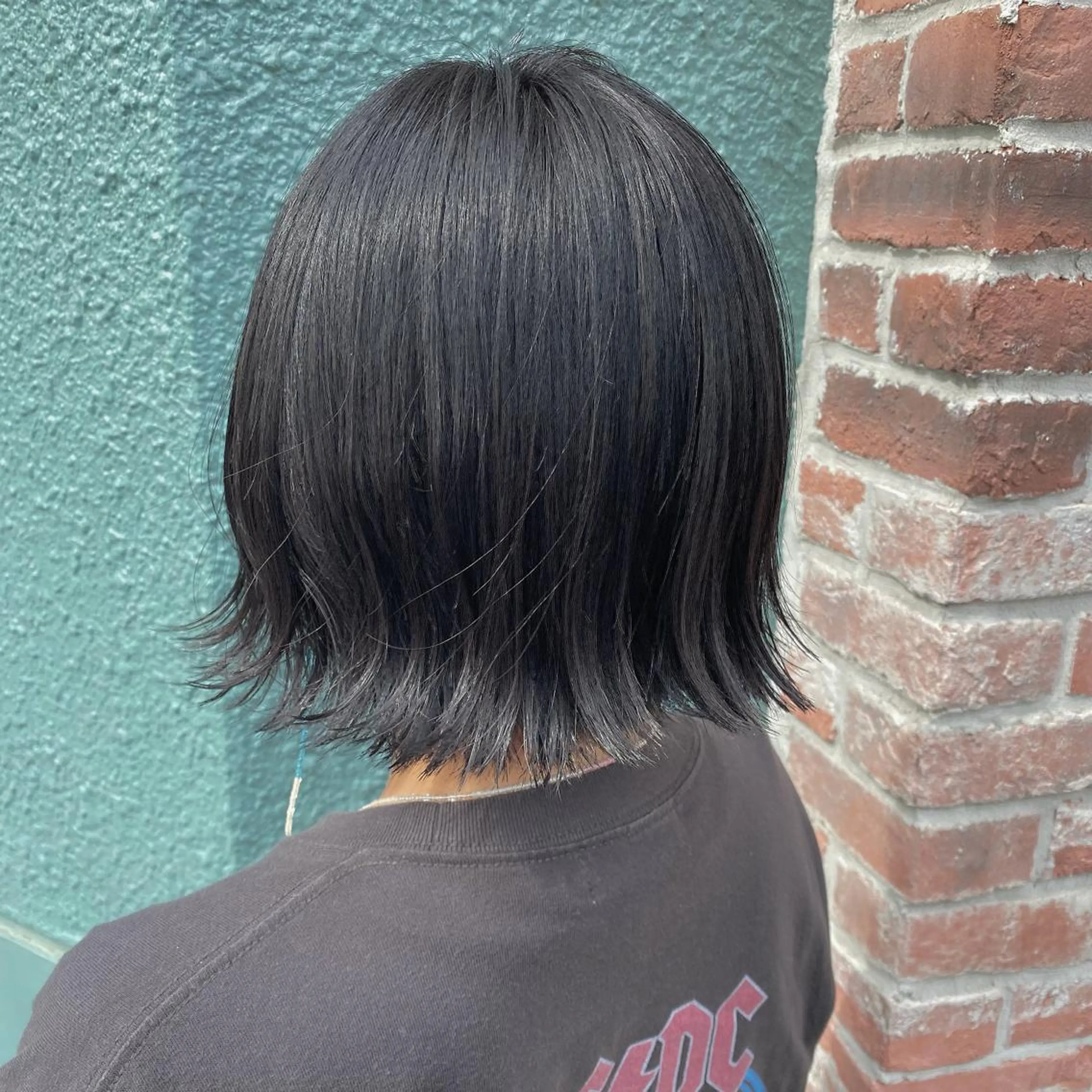 ショート カラー 黒髪 ブルーカラー ブルーブラック 関口 桃花🌷 暖色カラーのヘアスタイル