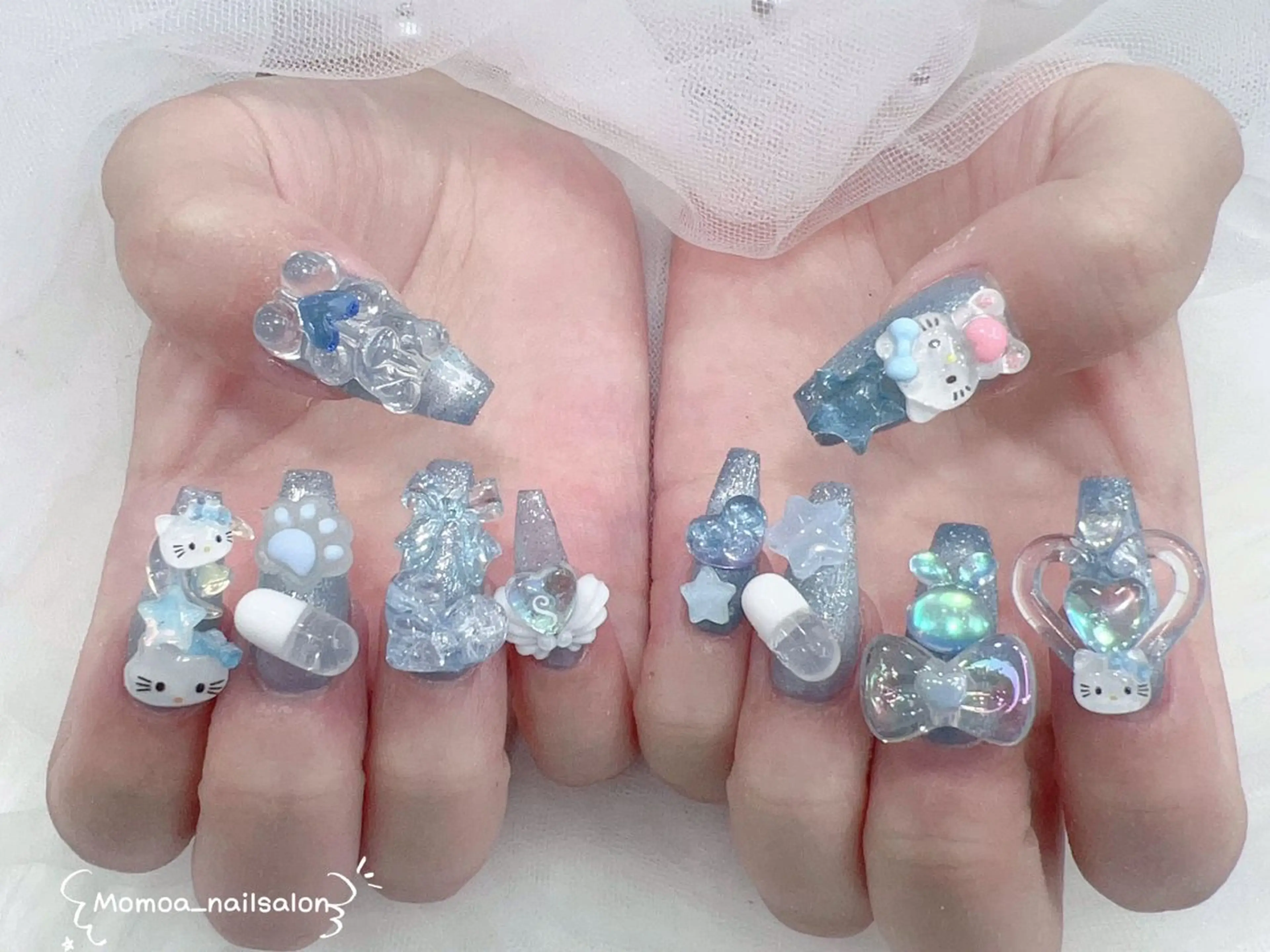 ネイル グラデーション キラキラネイル マグネットネイル スカルプネイル 冬ネイル ハンドネイル kawaiiko サロンのネイルデザイン