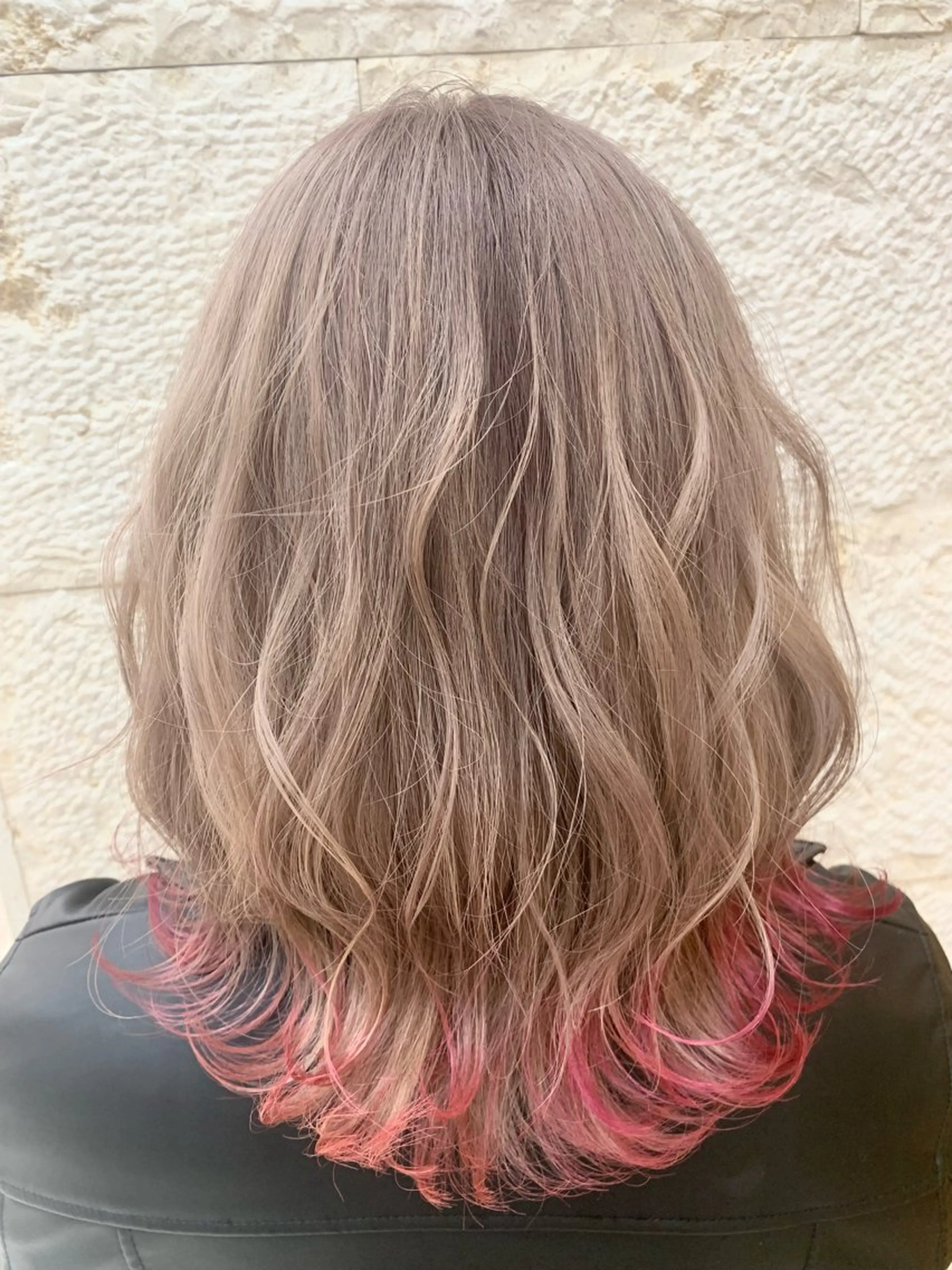 セミロング カラー ＊ブリーチカラー＊ 🫧M🫧のヘアスタイル