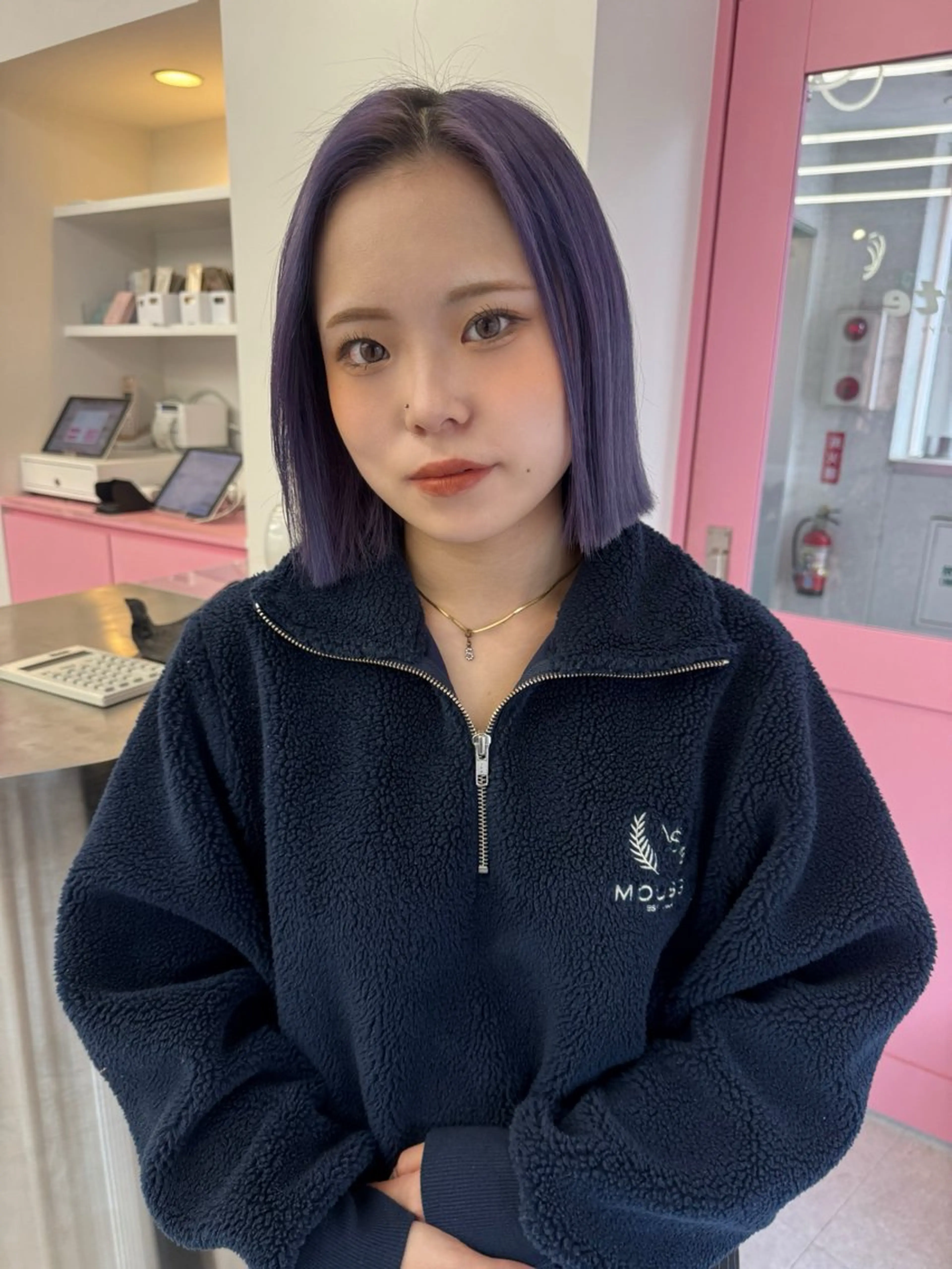 ショート カラー ディープパープル パープルカラー カット ヘアカラー トリートメント レイヤーカット/透明 感カラー/saraのヘアスタイル