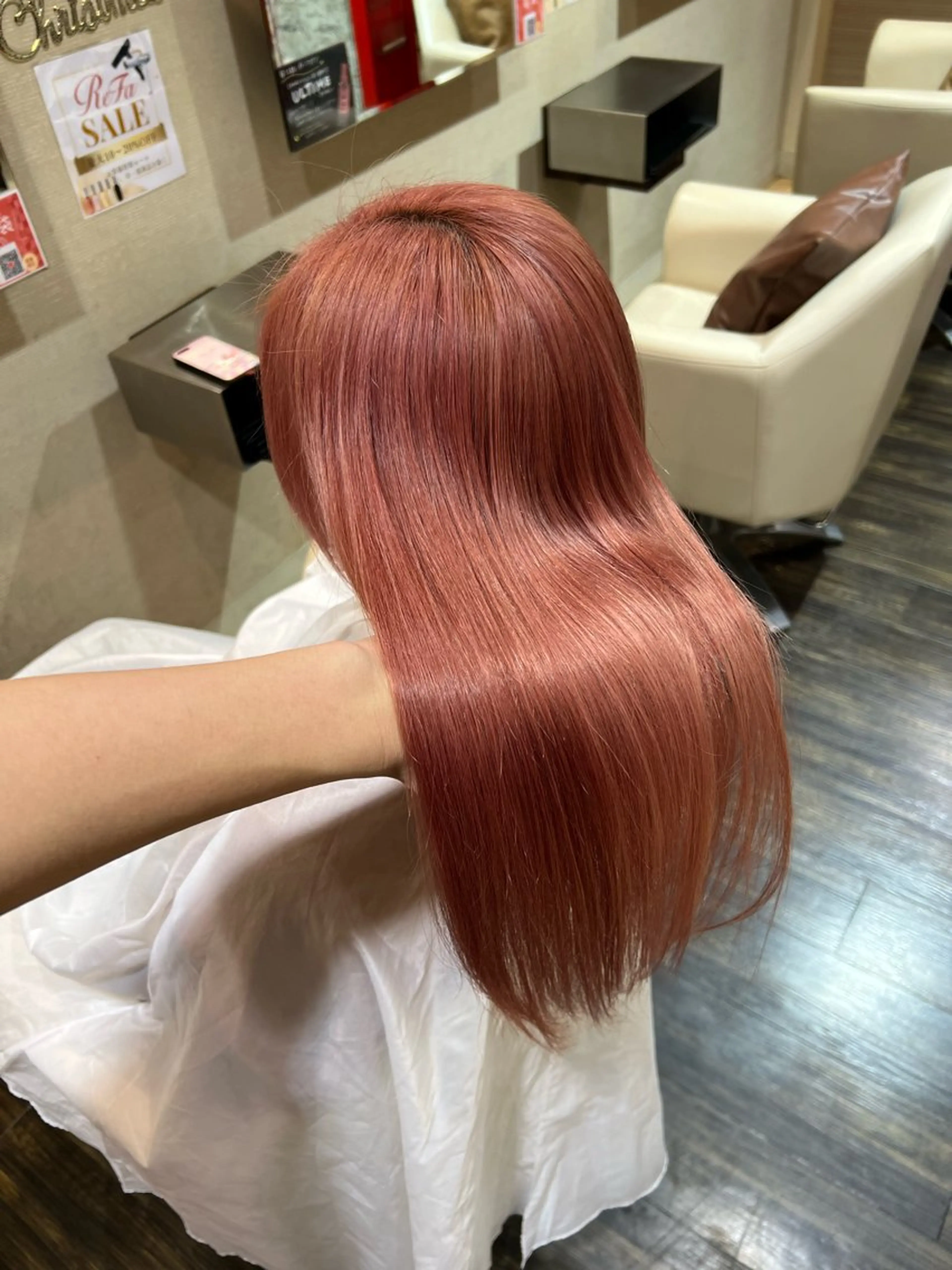 ロング カラー 廣末 千菜のヘアスタイル