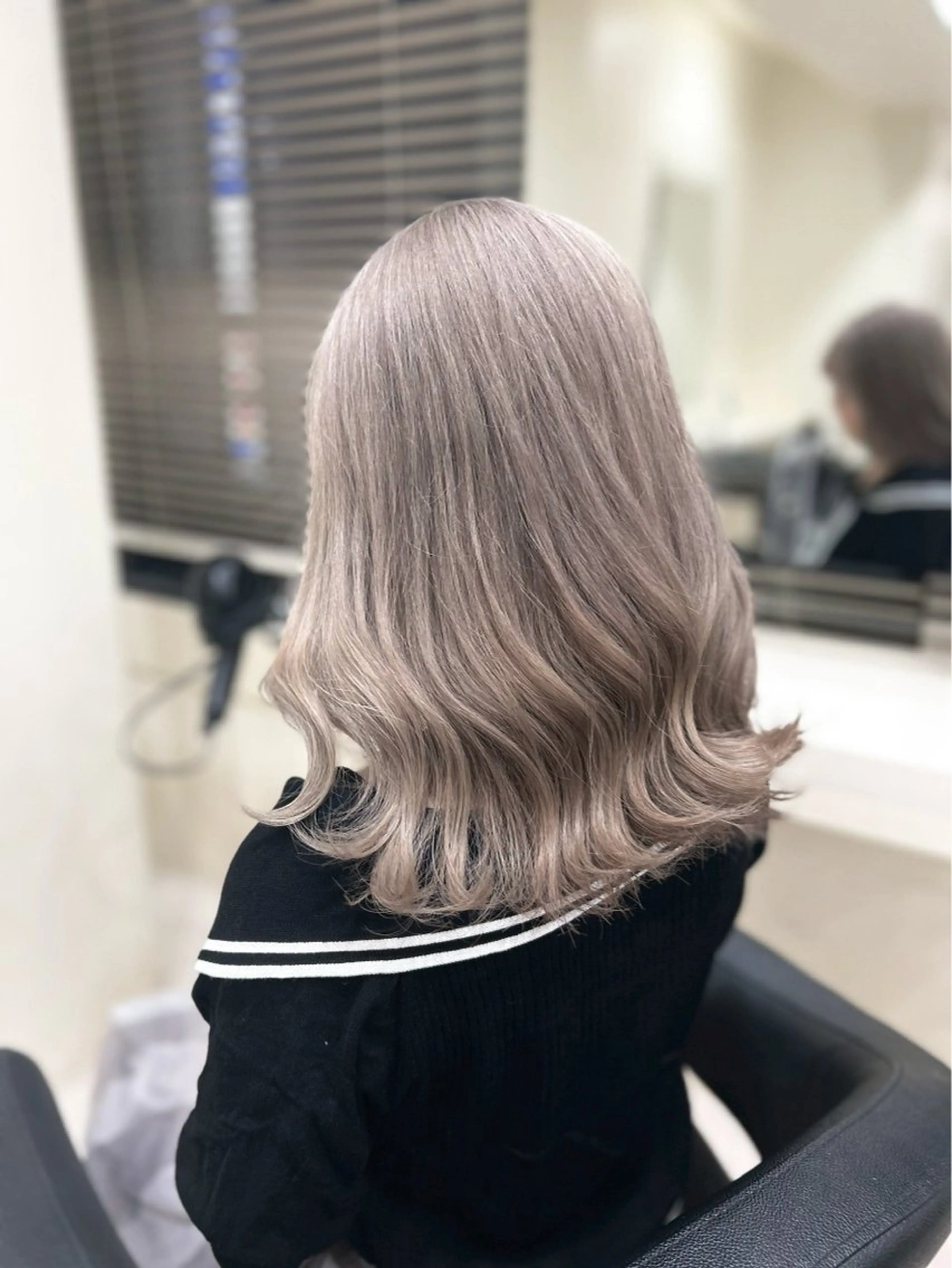 カラー ヘアカラー トリートメント ヘッドスパ 透明感ハイトーン/ ベージュ/りくとのヘアスタイル