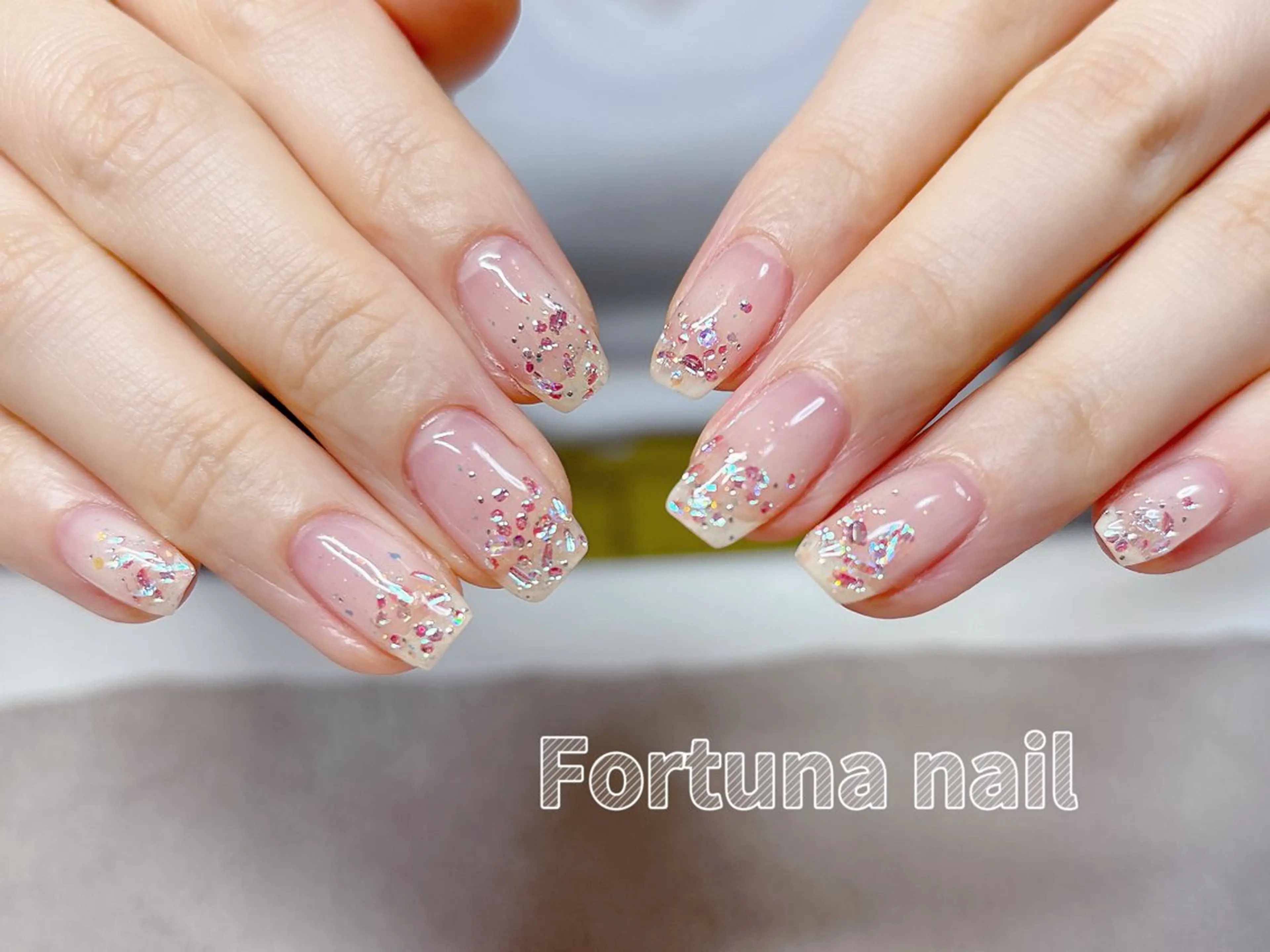 ネイル キラキラネイル 韓国ネイル フットネイル Nail •Head スパFortunaのネイルデザイン