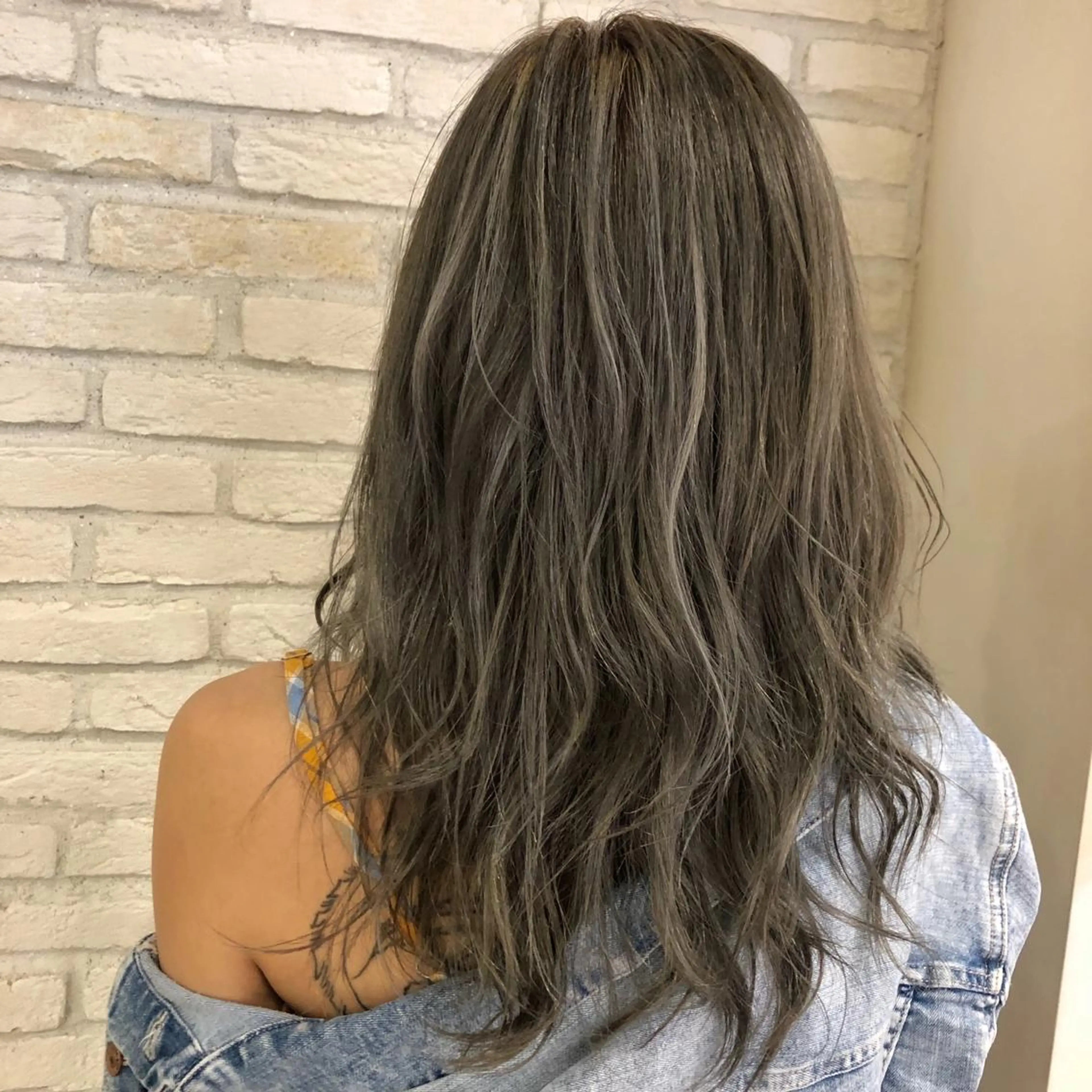 ロング カラー アッシュ ハイライトカラー ハイライト oggi +KENJE所属・大平 美沙のヘアスタイル