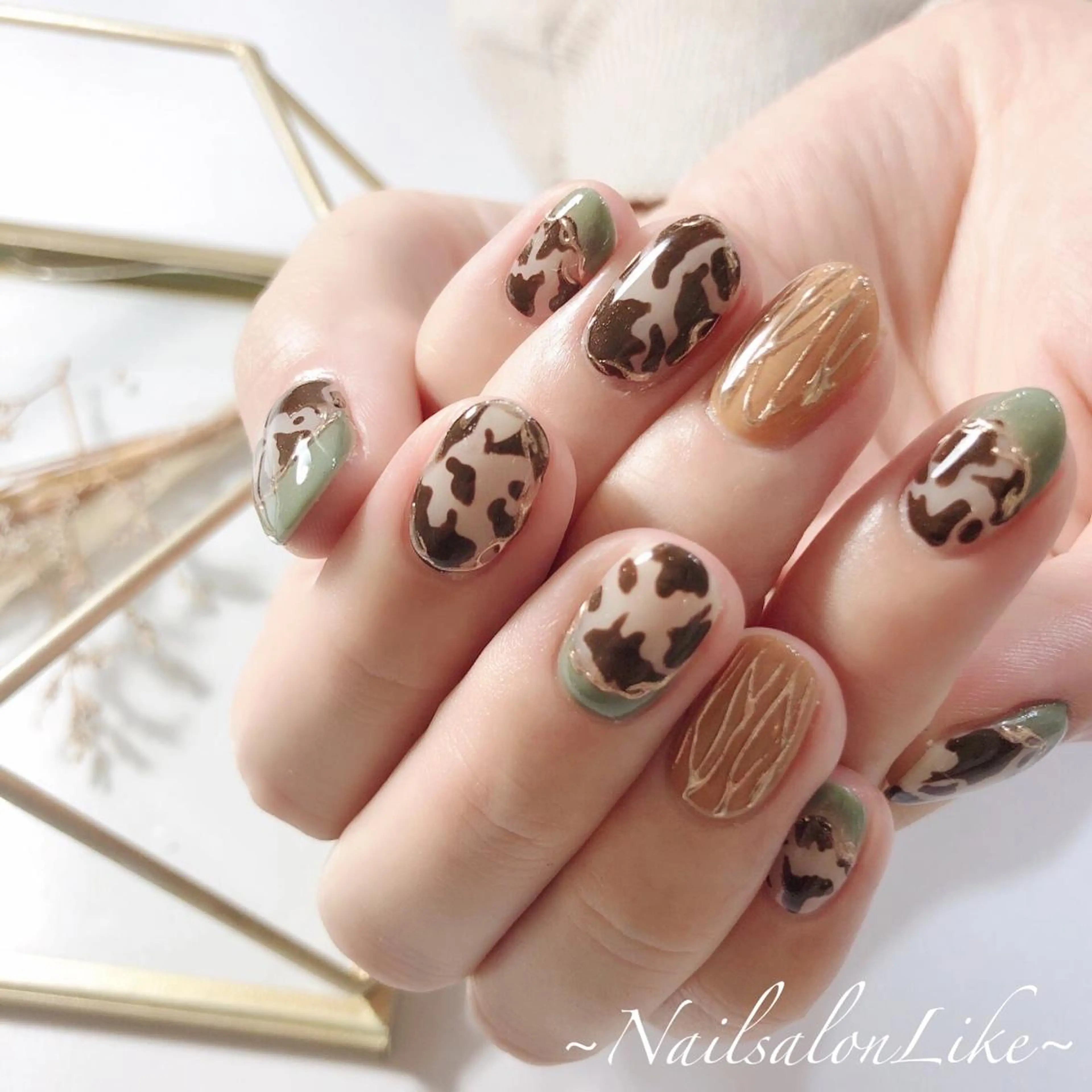 ショート ネイル ミラーネイル Likeモデル 募集中のネイルデザイン