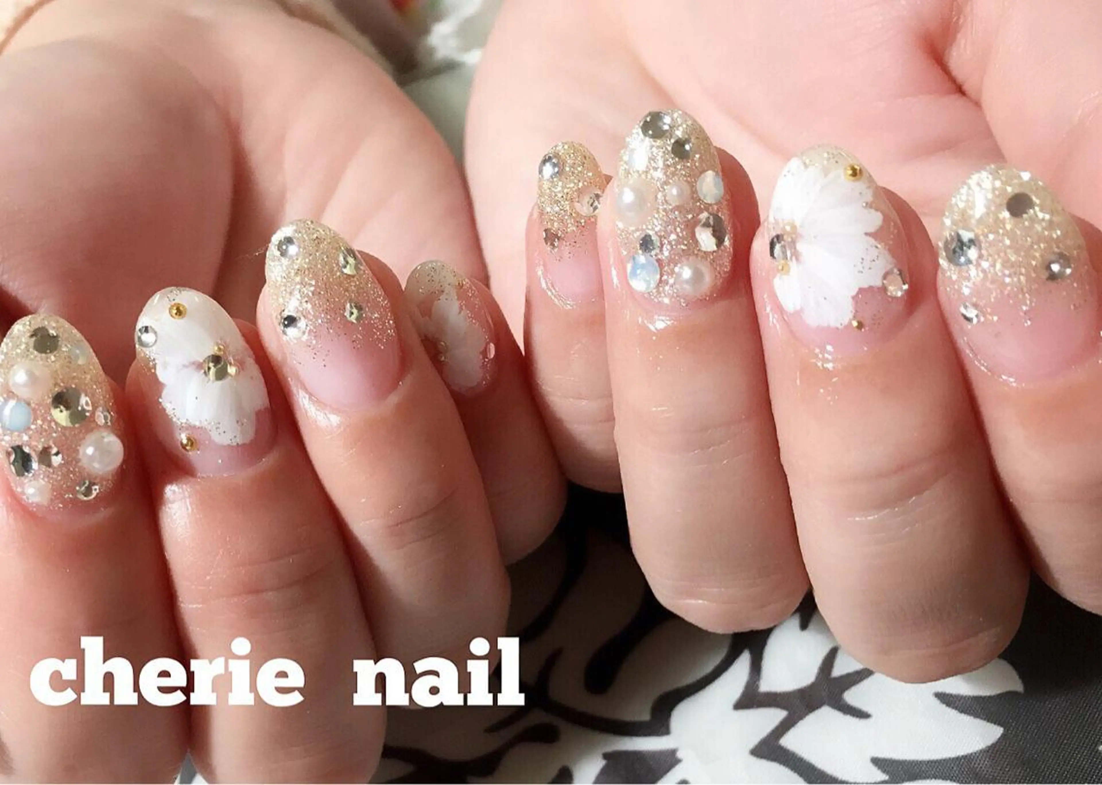 ネイル ラメ(グリッター) cherie nail所属・馬場 鮎のエステ・リラクイメージ