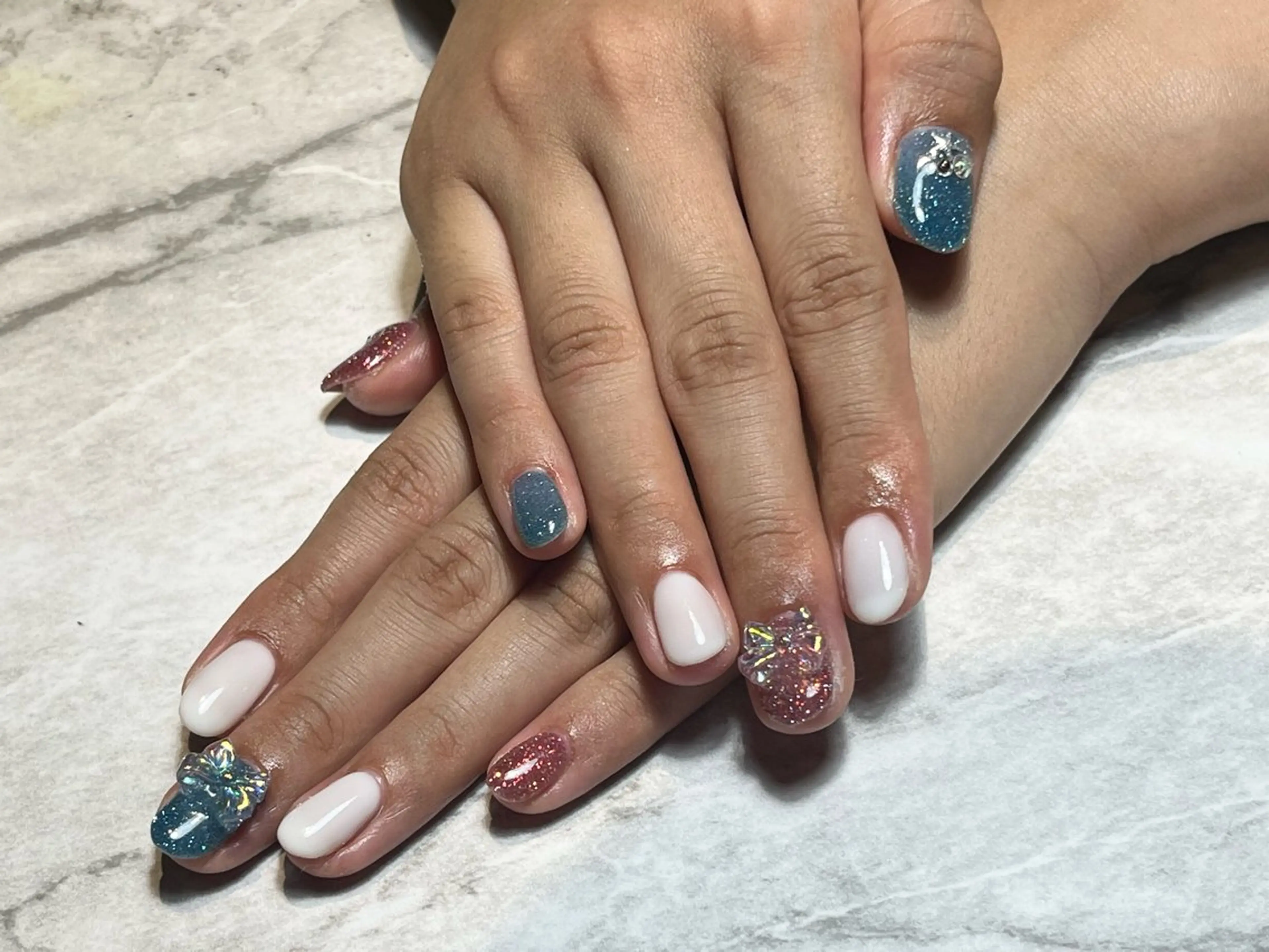 ネイル フラッシュネイル キラキラネイル ストーンネイル 林 優里のネイルデザイン