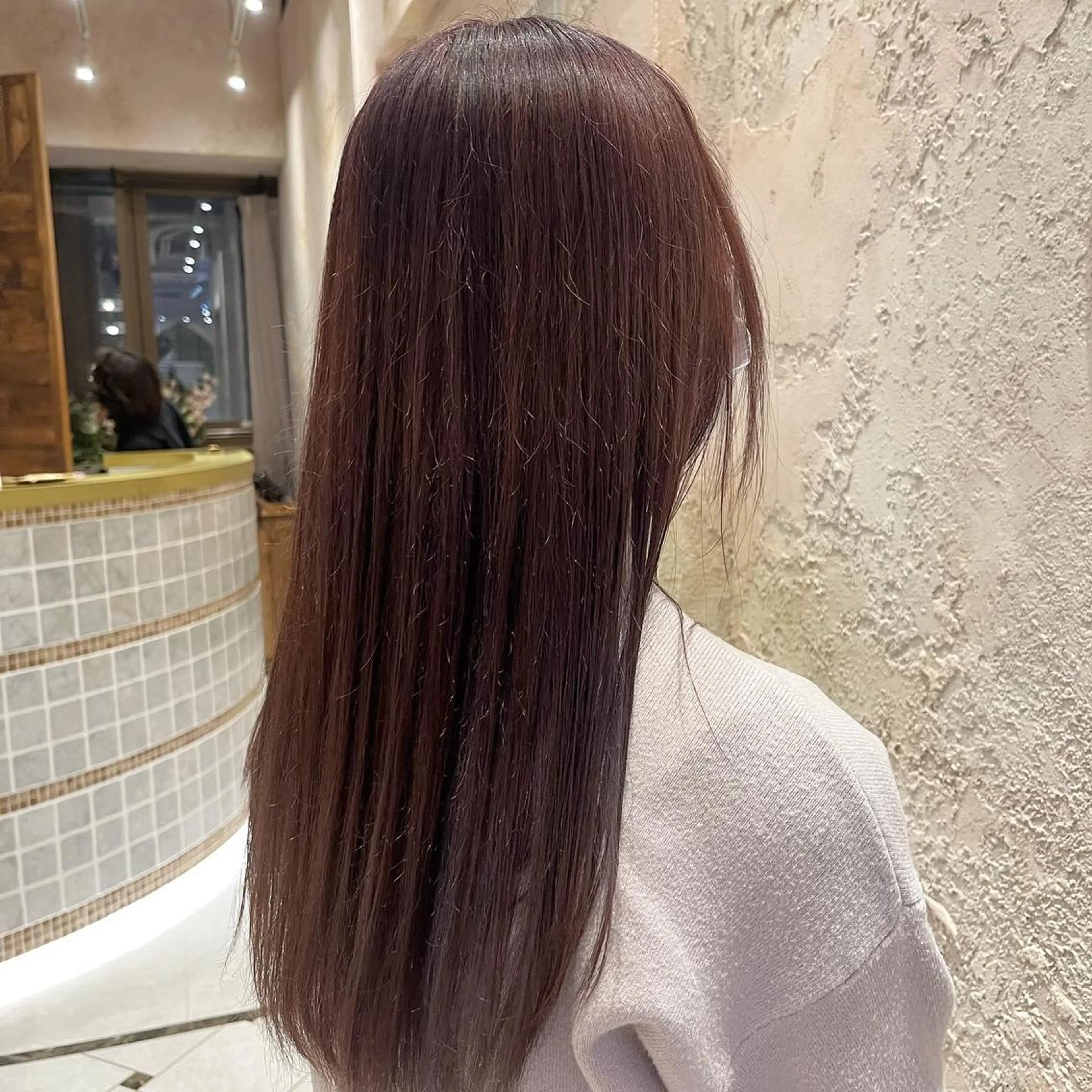 ロング カラー イヤリングカラー インナーカラー 顔まわりレイヤー 顔周りカット 髪質改善 川井麻由🎀アイドル 量産🎀ピンクカラーのヘアスタイル