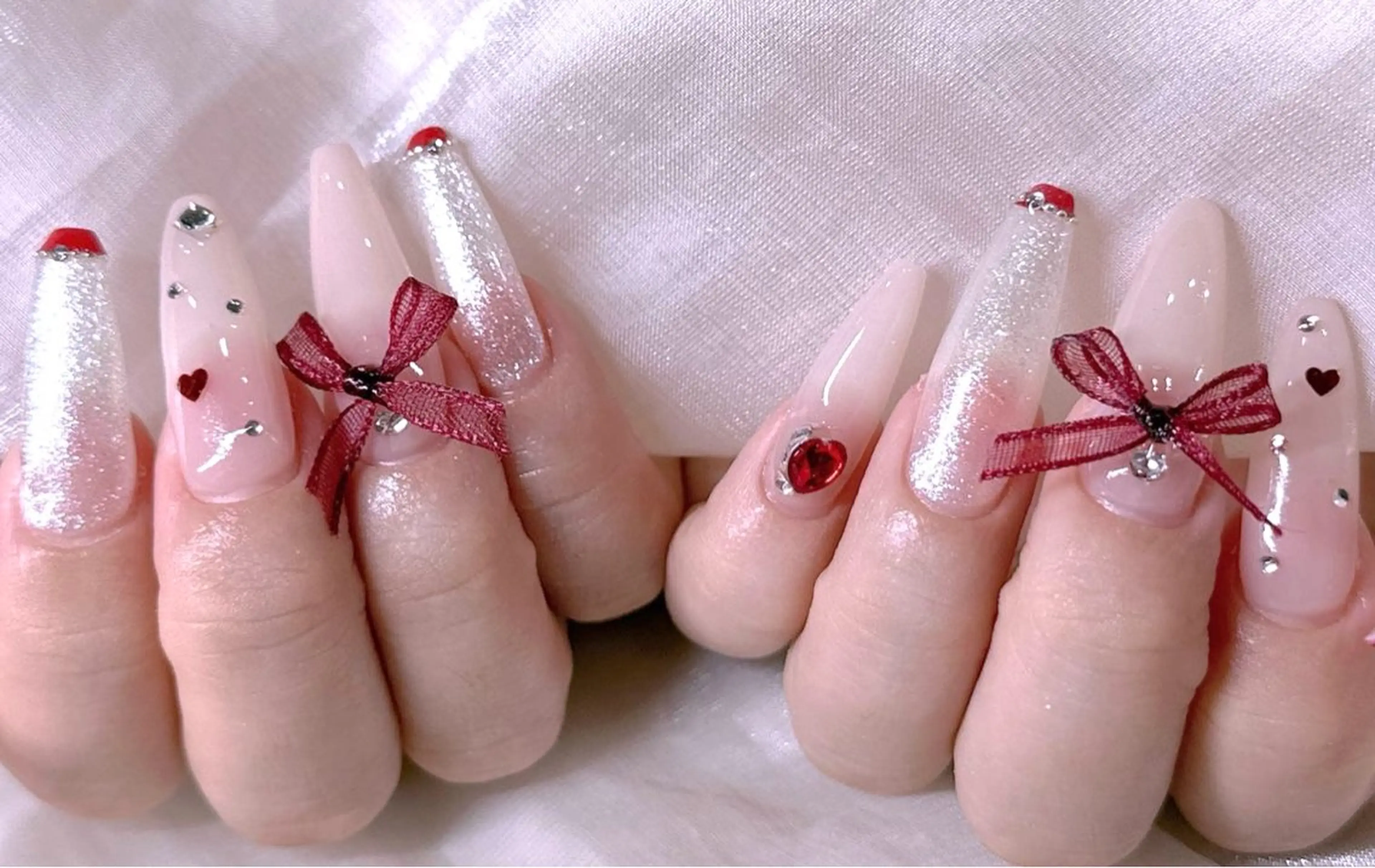 ネイル ハート ホログラムネイル レース ラメ(グリッター) 赤色 美爪パラジェル導入店 Sunnilyのネイルデザイン