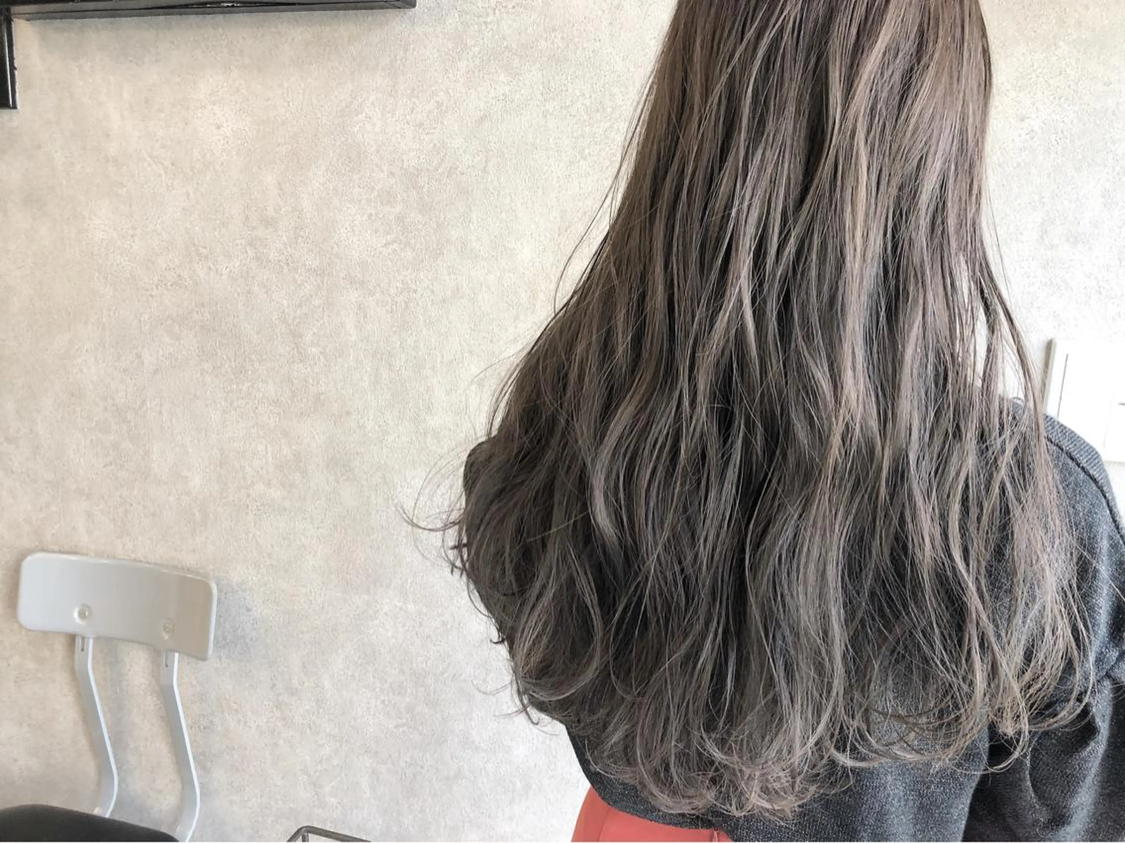 ロング カラー 顔周りレイヤー/韓国 ブリーチminamiのヘアスタイル