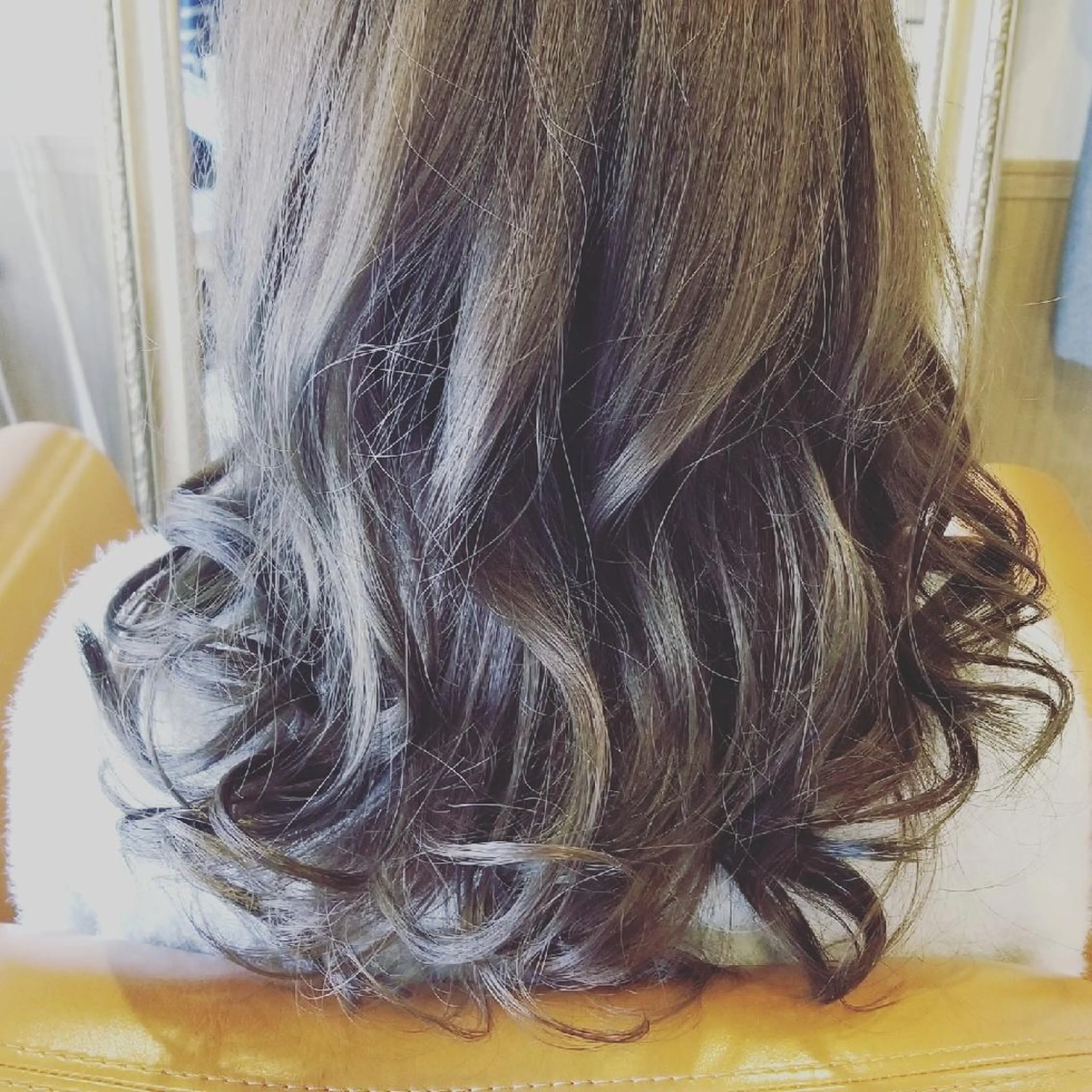 ロング カラー アディクシーカラー バレイヤージュ イルミナカラー 外国人風カラー レイヤーカット カット ヘアカラー トリートメント spa hair ark 富井直美のヘアスタイル