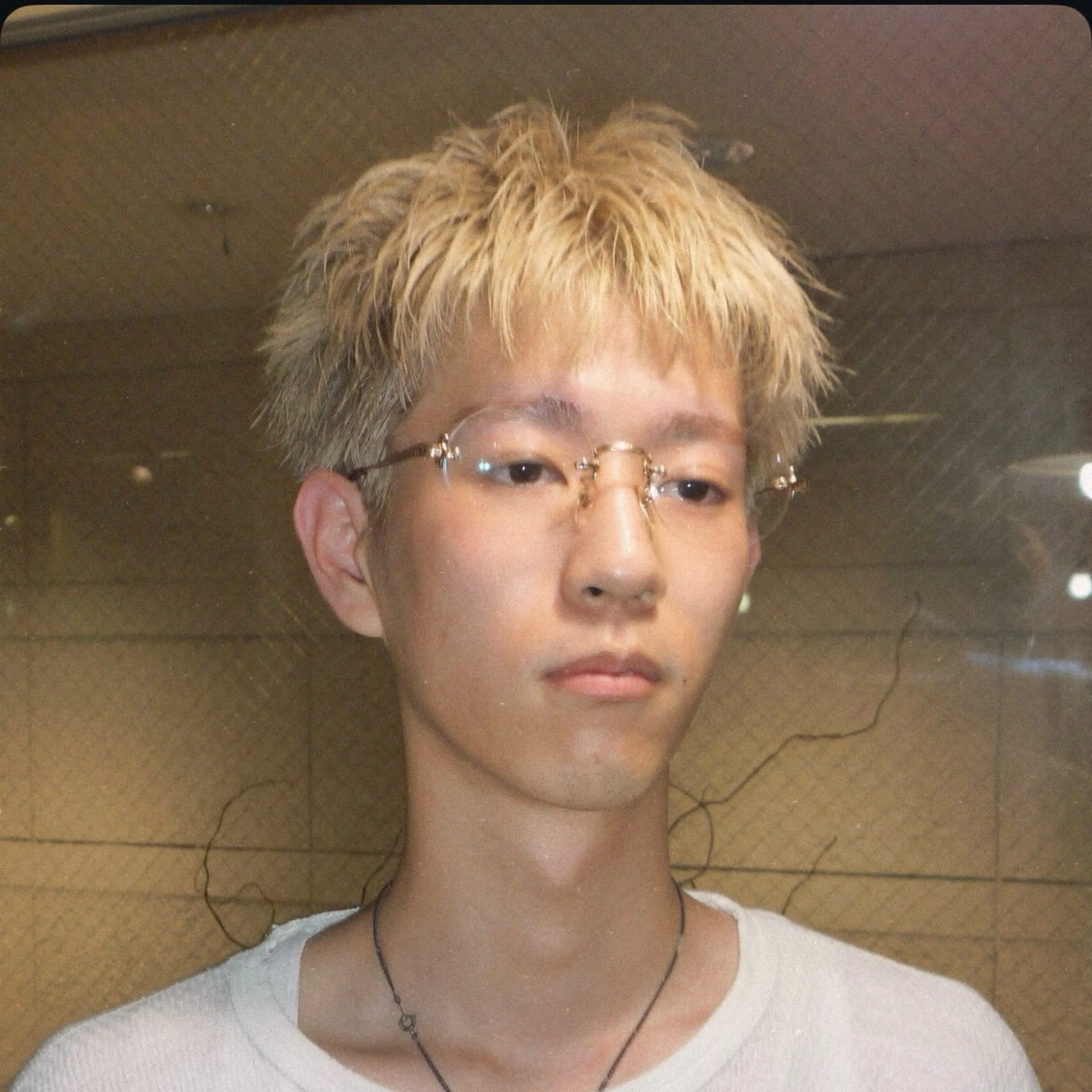 カラー メンズ メンズブリーチ ブリーチ GIVET所属・心斎橋/ハイトーン/ レイヤーカットのヘアスタイル