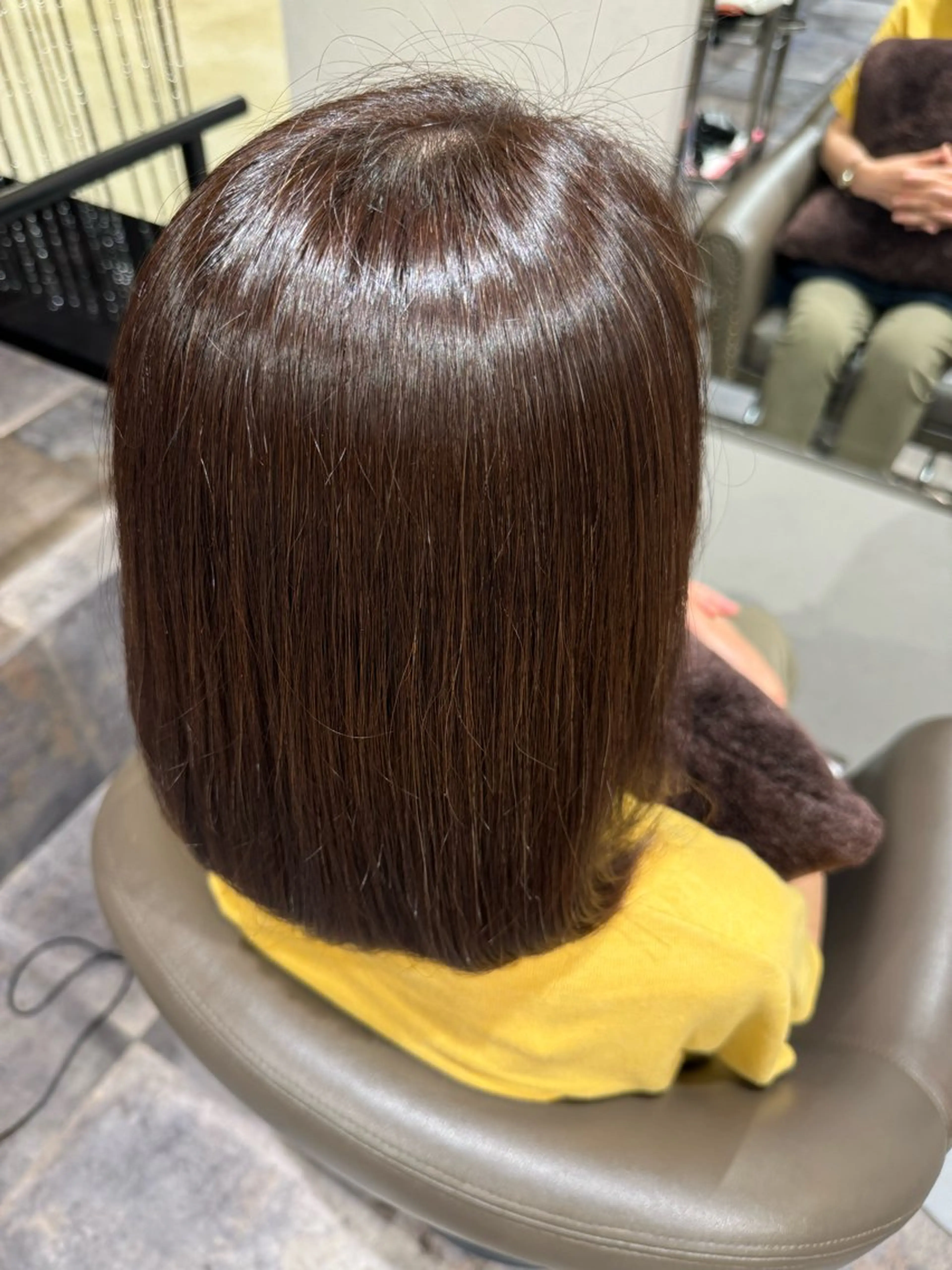 ミディアム カラー 岡村 真琴のヘアスタイル