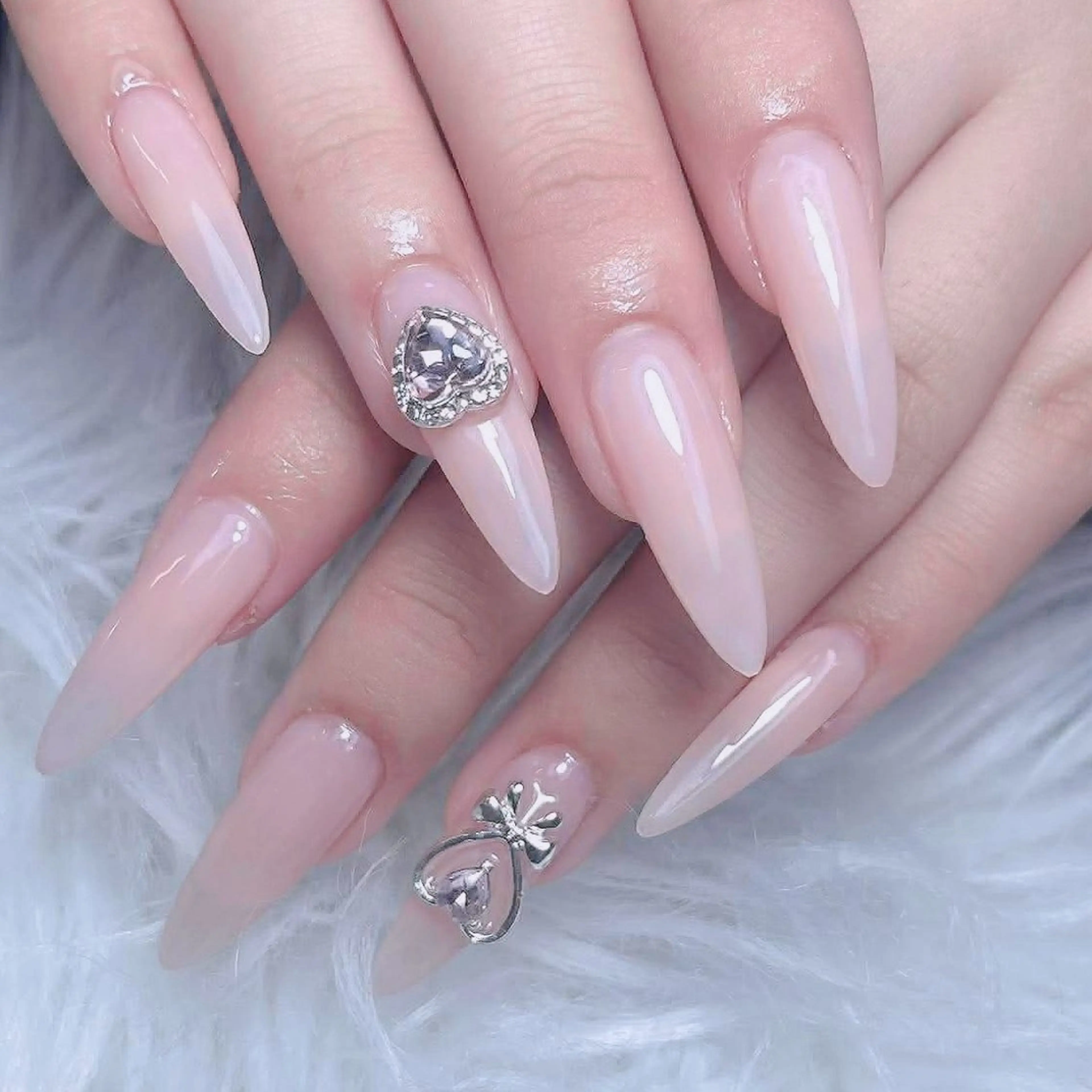 ネイル オーロラネイル チークネイル フットネイル フレンチネイル 韓国ネイル ハンドネイル Lumi Nailのネイルデザイン