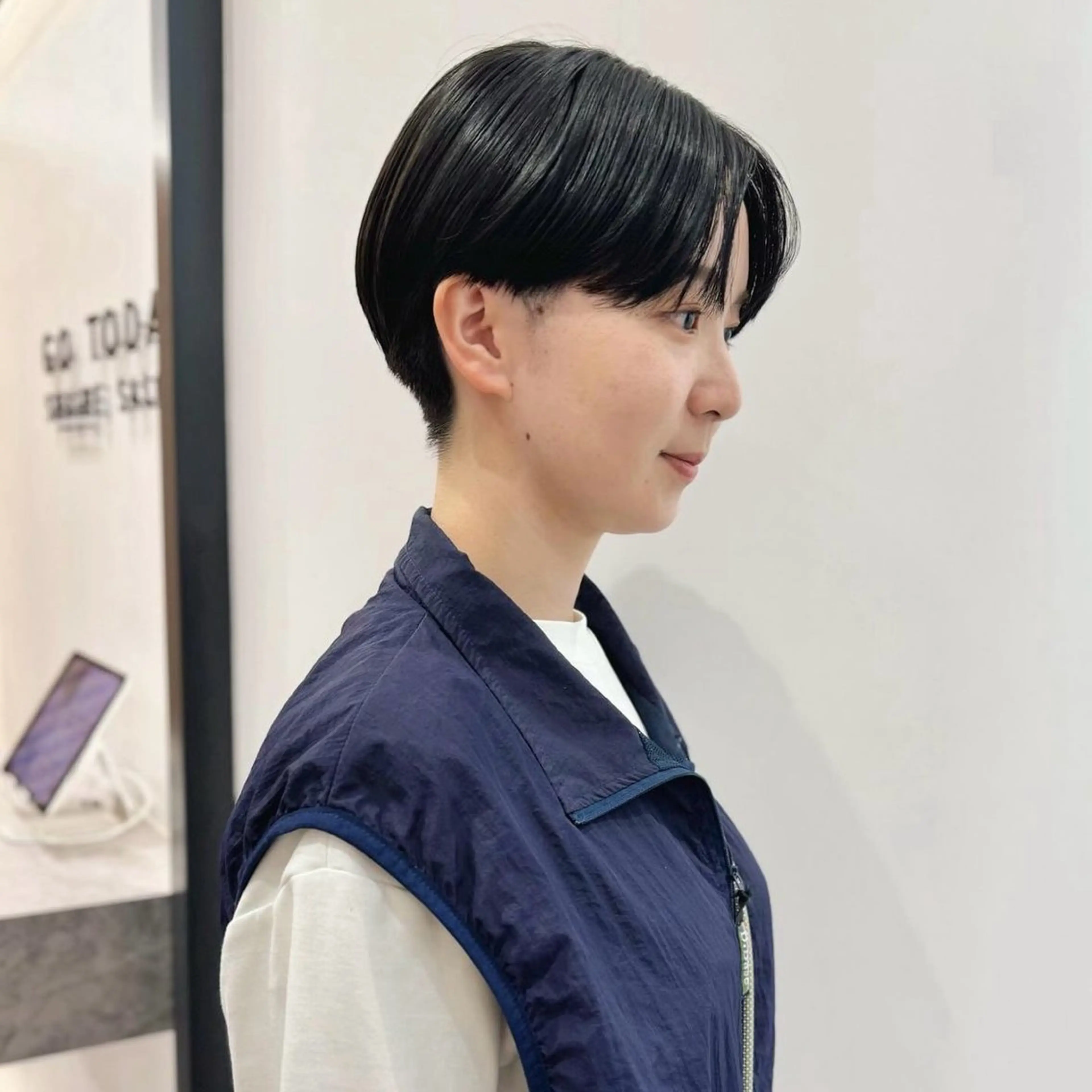 ショート カラー ハンサムショート 黒髪 ブルーカラー ブルーブラック ショートヘア gotoday shaire salon 神戸三宮所属・ショート/パーマ/ MIOのヘアスタイル