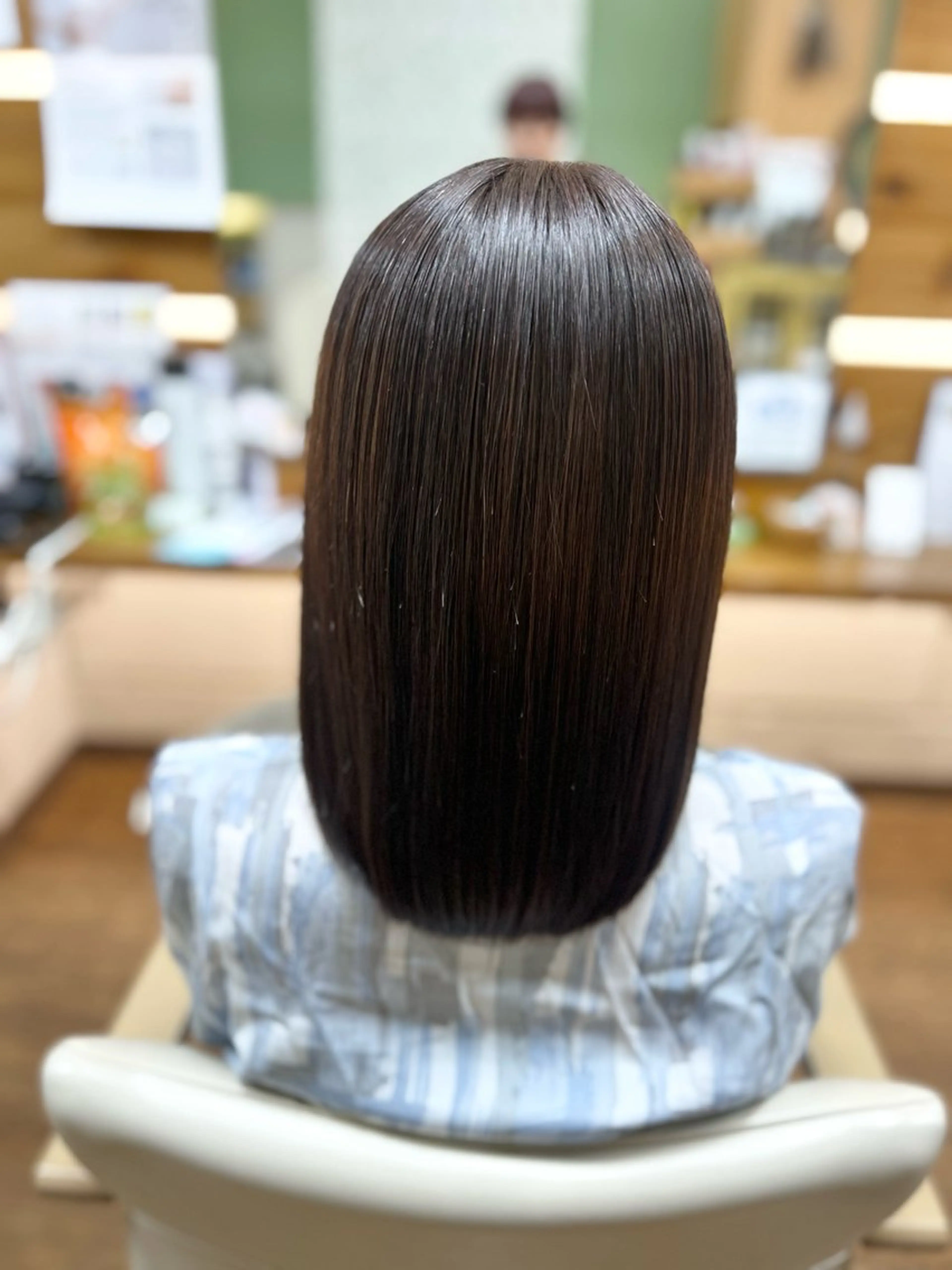 ミディアム 神谷 千明のヘアスタイル