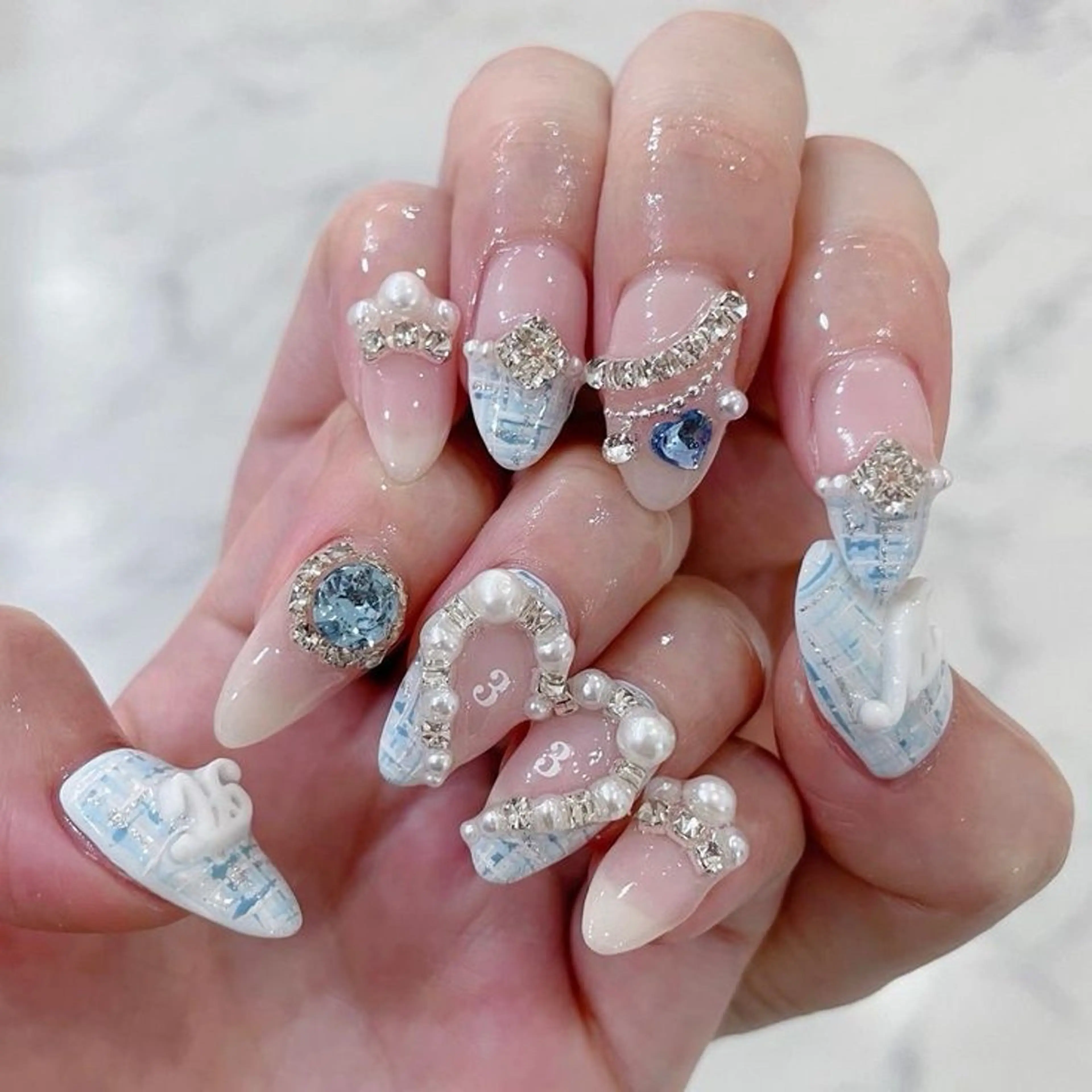 ネイル 長さ出し グラデーション 卒業式 キラキラネイル マグネットネイル Lee Nails チップ長さだし専門店のネイルデザイン