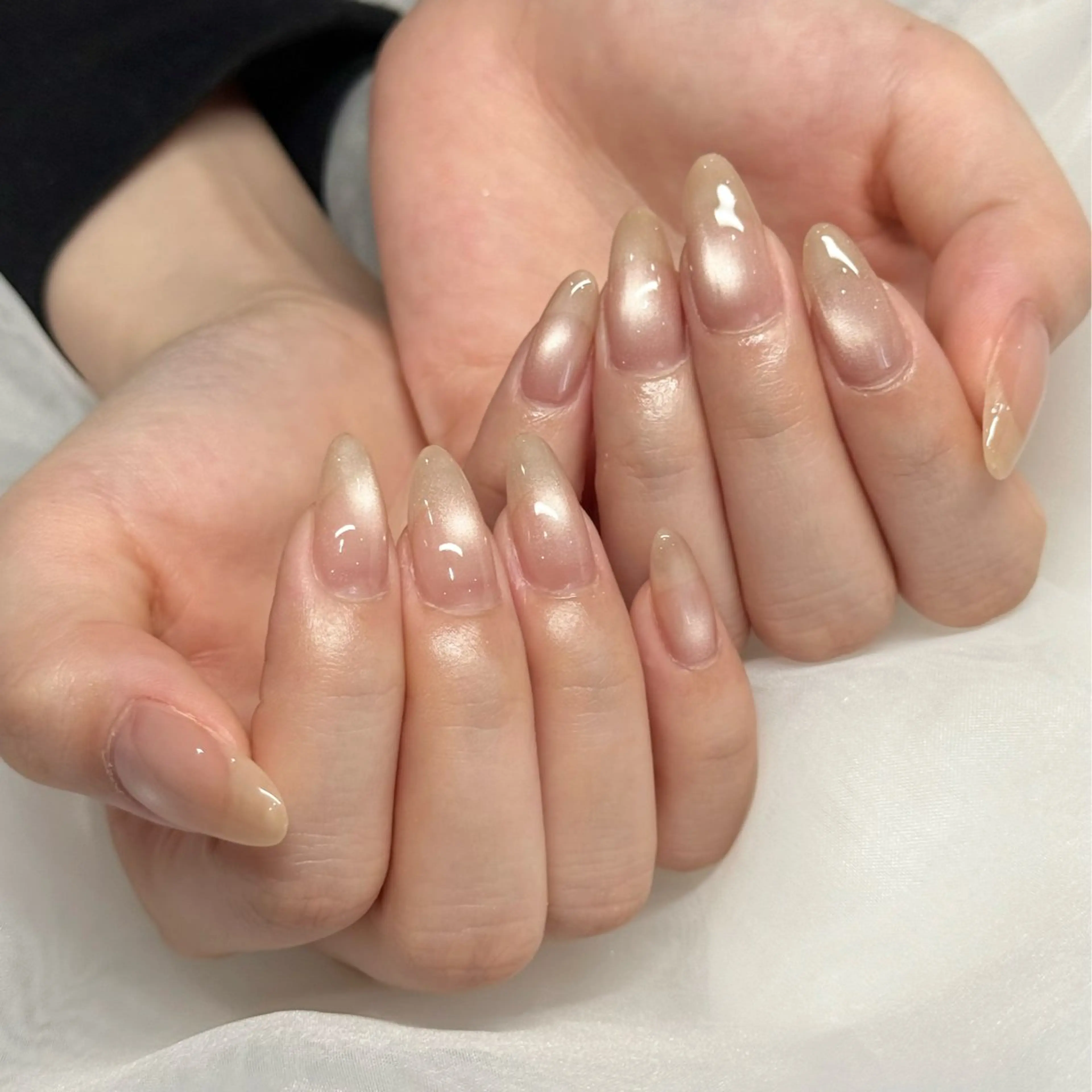 ネイル 氷ネイル・うるうるネイル マグネットネイル ハンドネイル Carina Nail所属・CarinaNail Chieのネイルデザイン