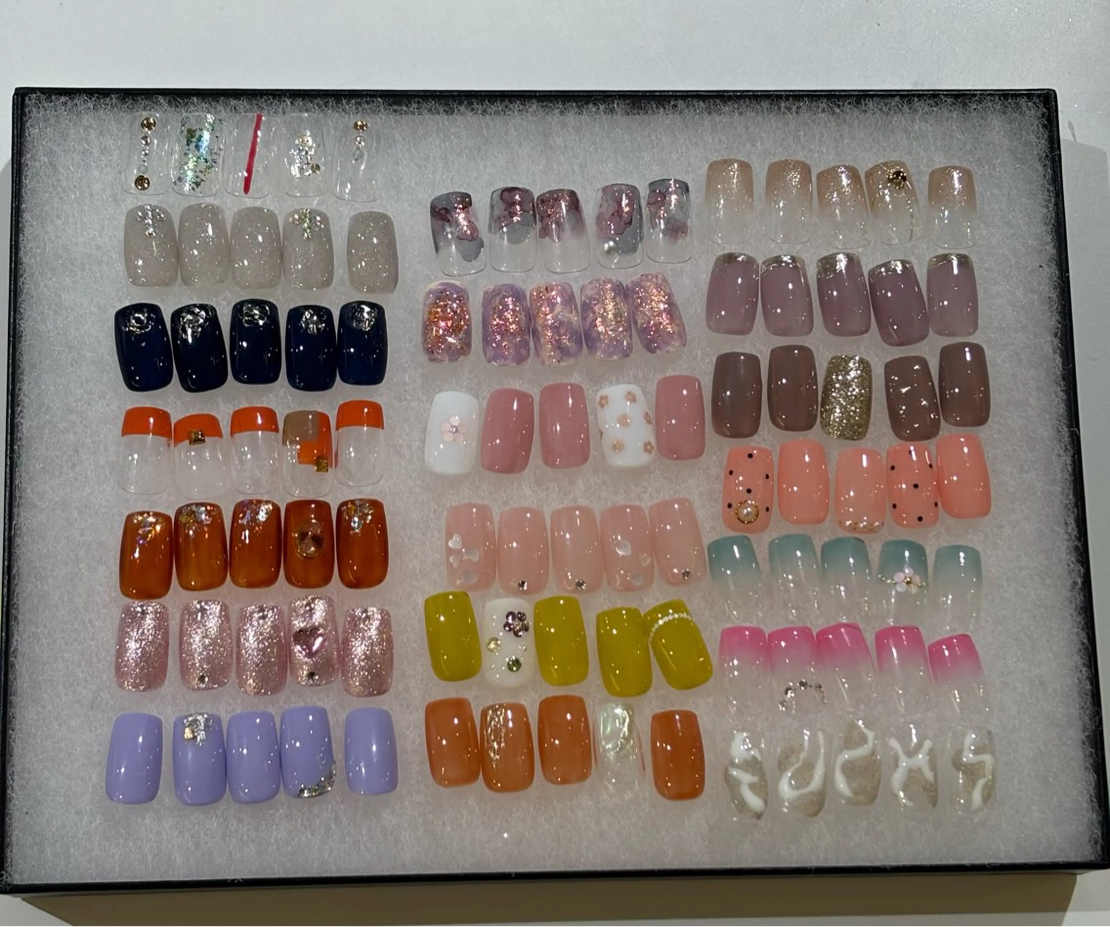 ネイル REINA .のネイルデザイン