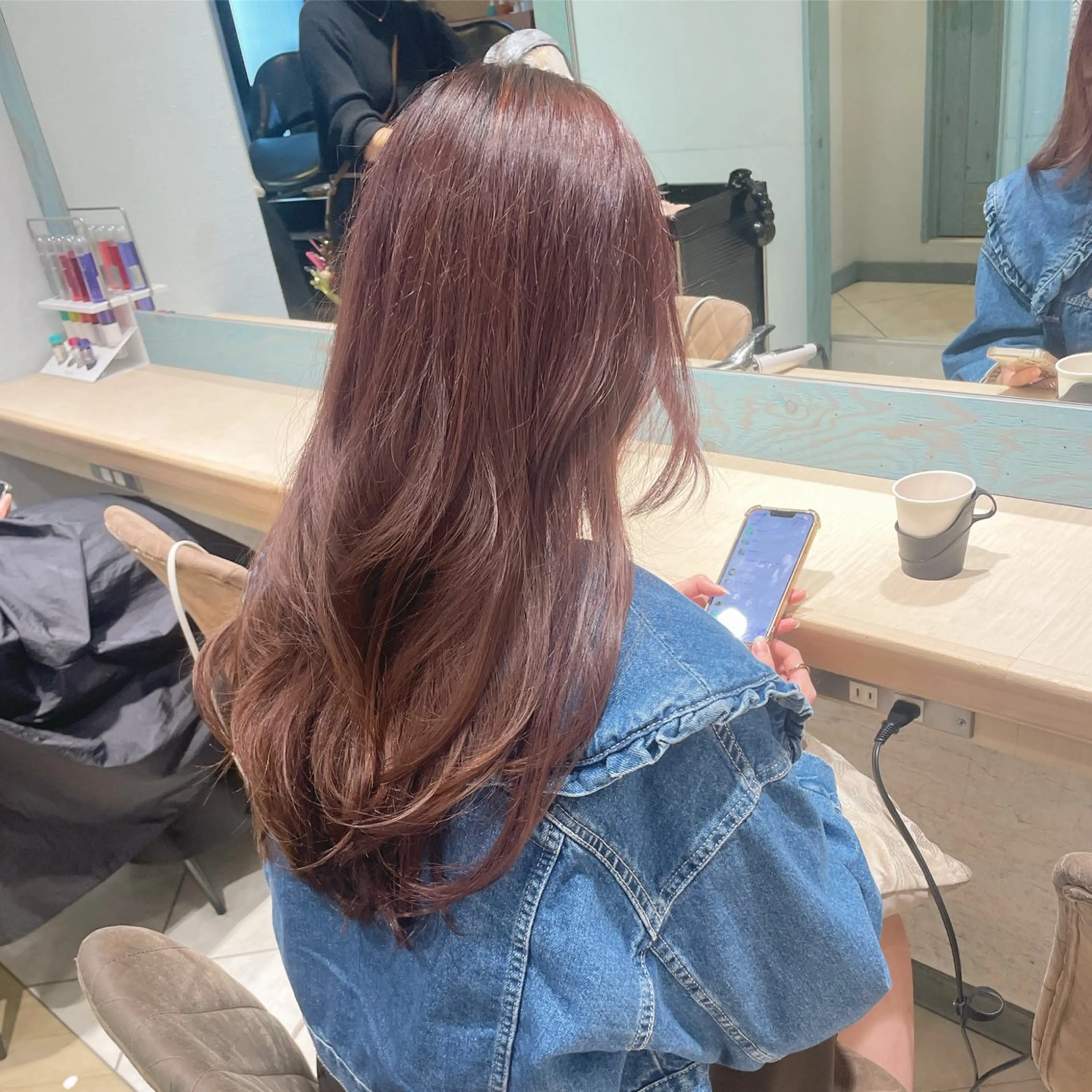 ロング カラー ヘアカラー トリートメント 顔周り\エクステ\ 透明感カラー\まりんのヘアスタイル