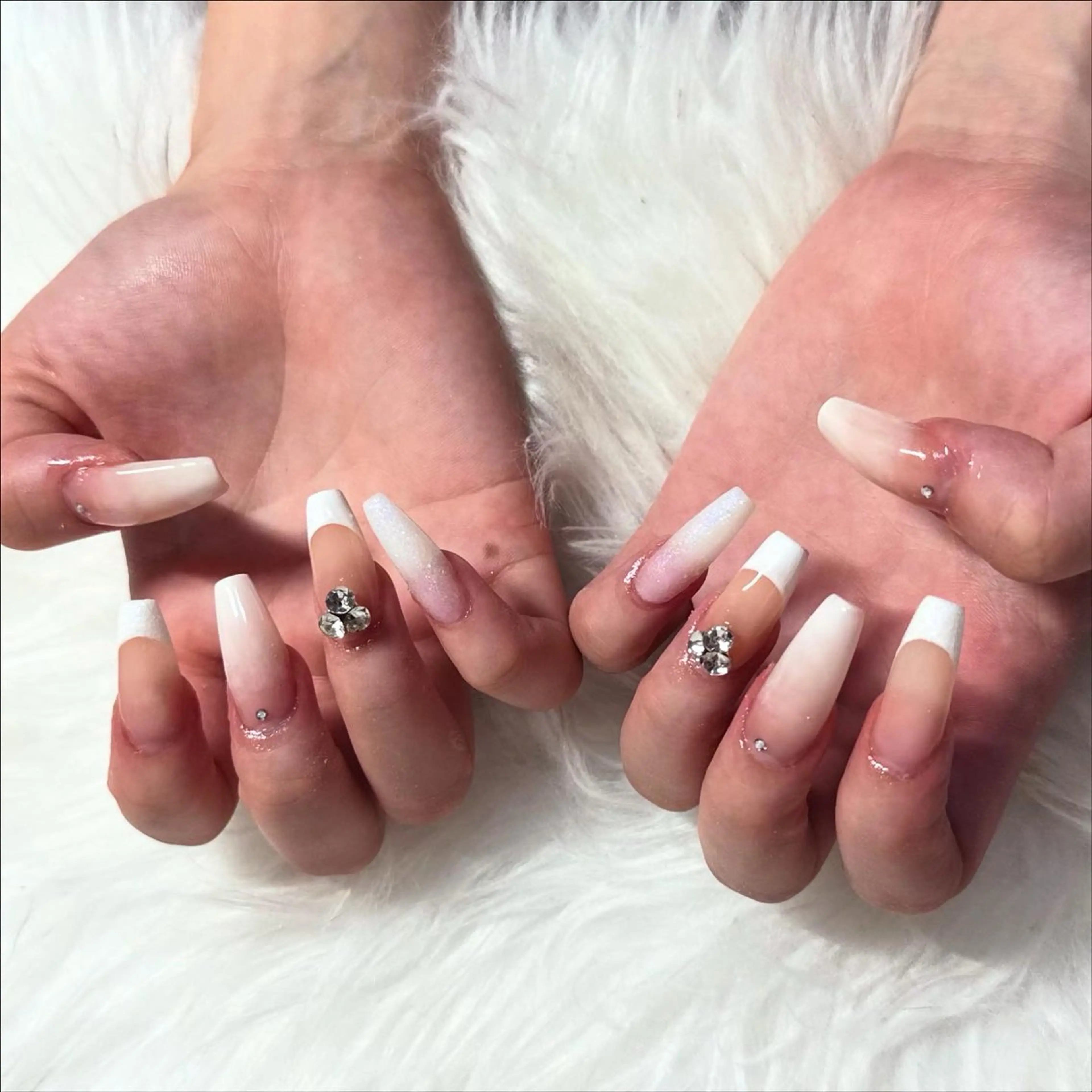 ロング ハンドネイル mao .のネイルデザイン